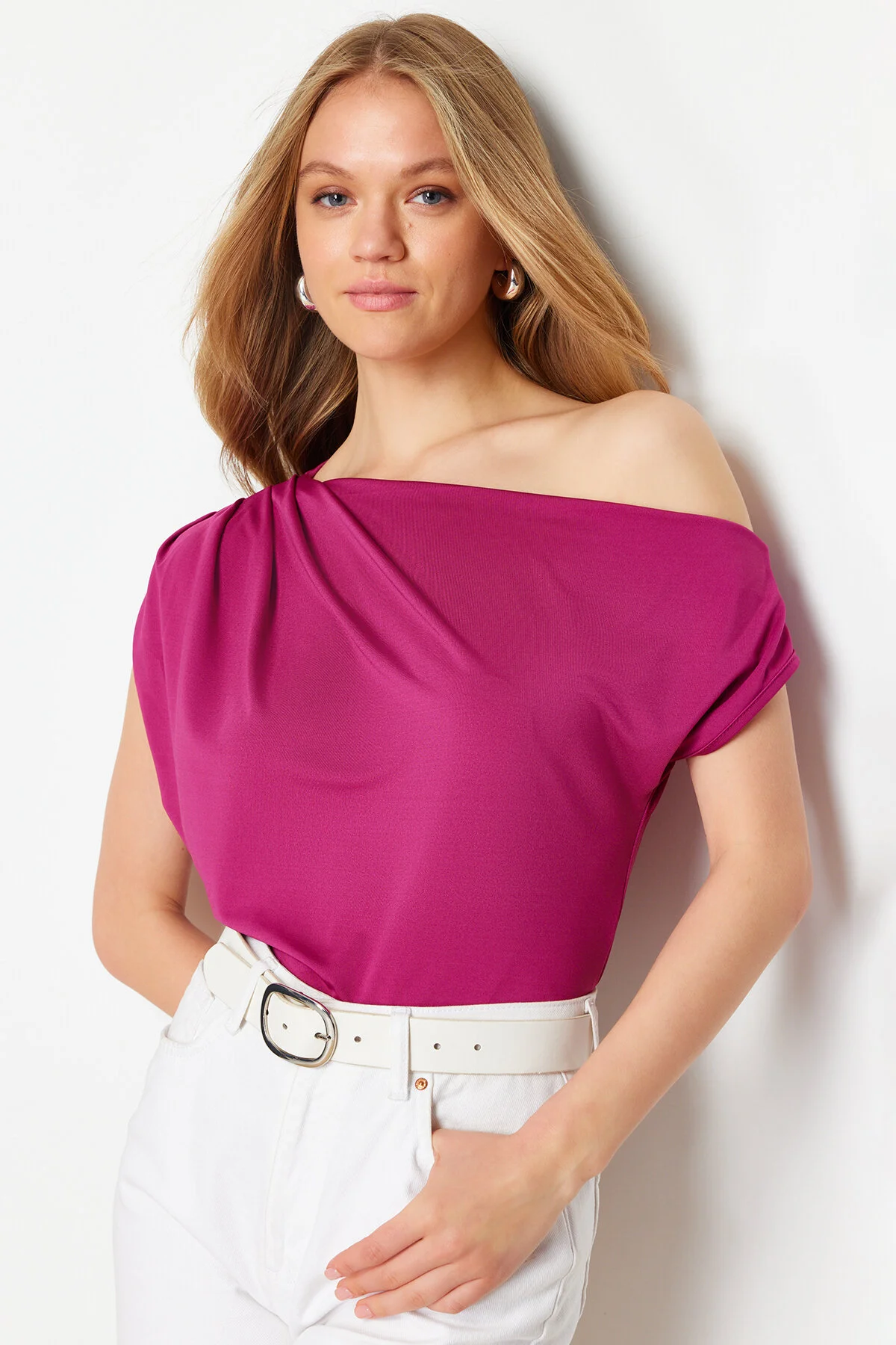 Trendyol Collection  Fuchsia Regular/Normal Fit Asymmetrischer Kragen Ärmellose Stretch-Strickbluse TWOSS24BZ00396