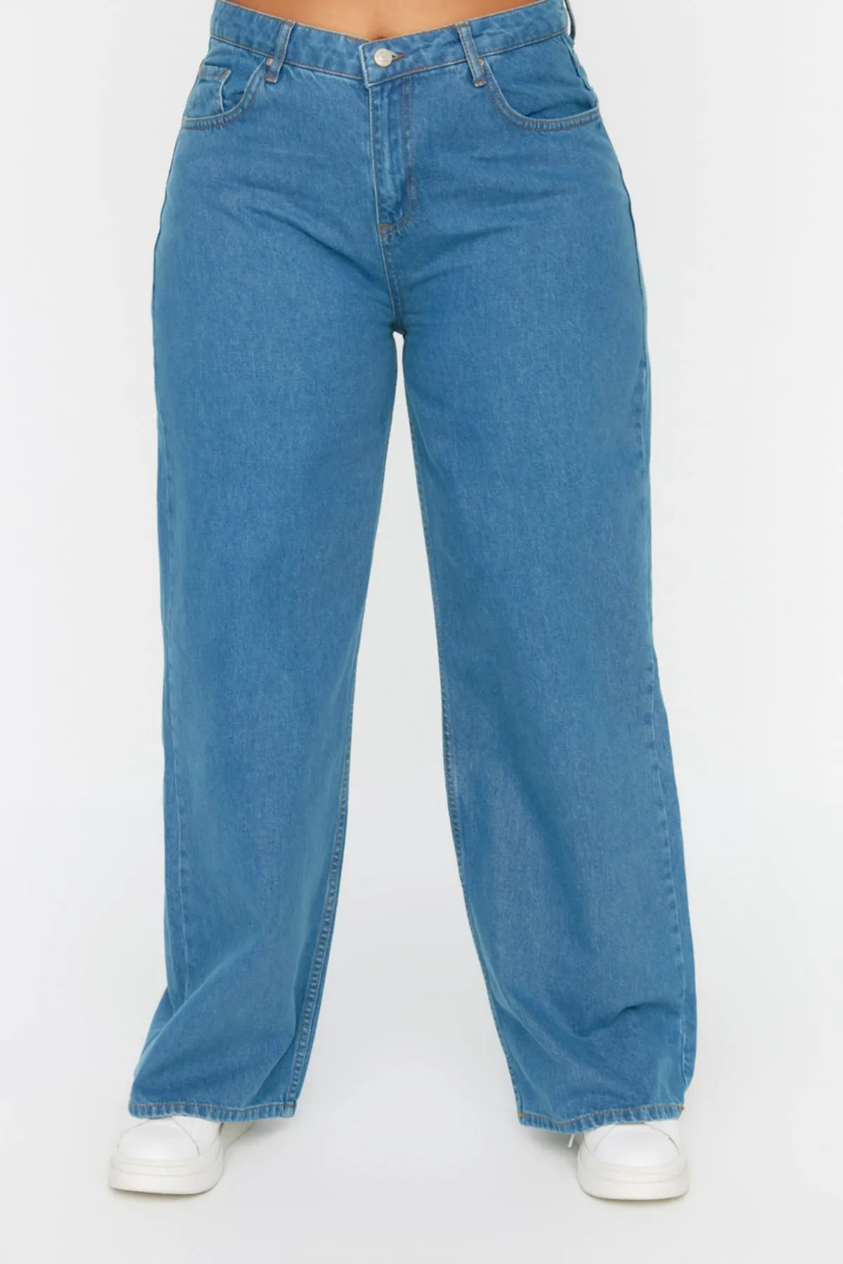 Trendyol Curve  Hellblaue, weit geschnittene Jeans mit hoher Taille TBSSS22JE0211