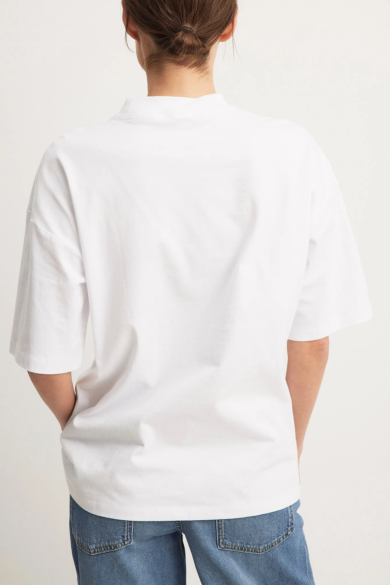 Oversize-T-Shirt mit versetzter Schulter