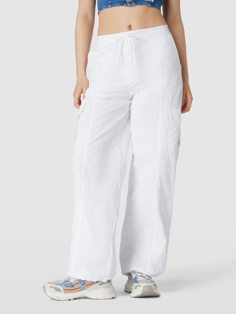 Cargohose mit Cargotaschen in weiss