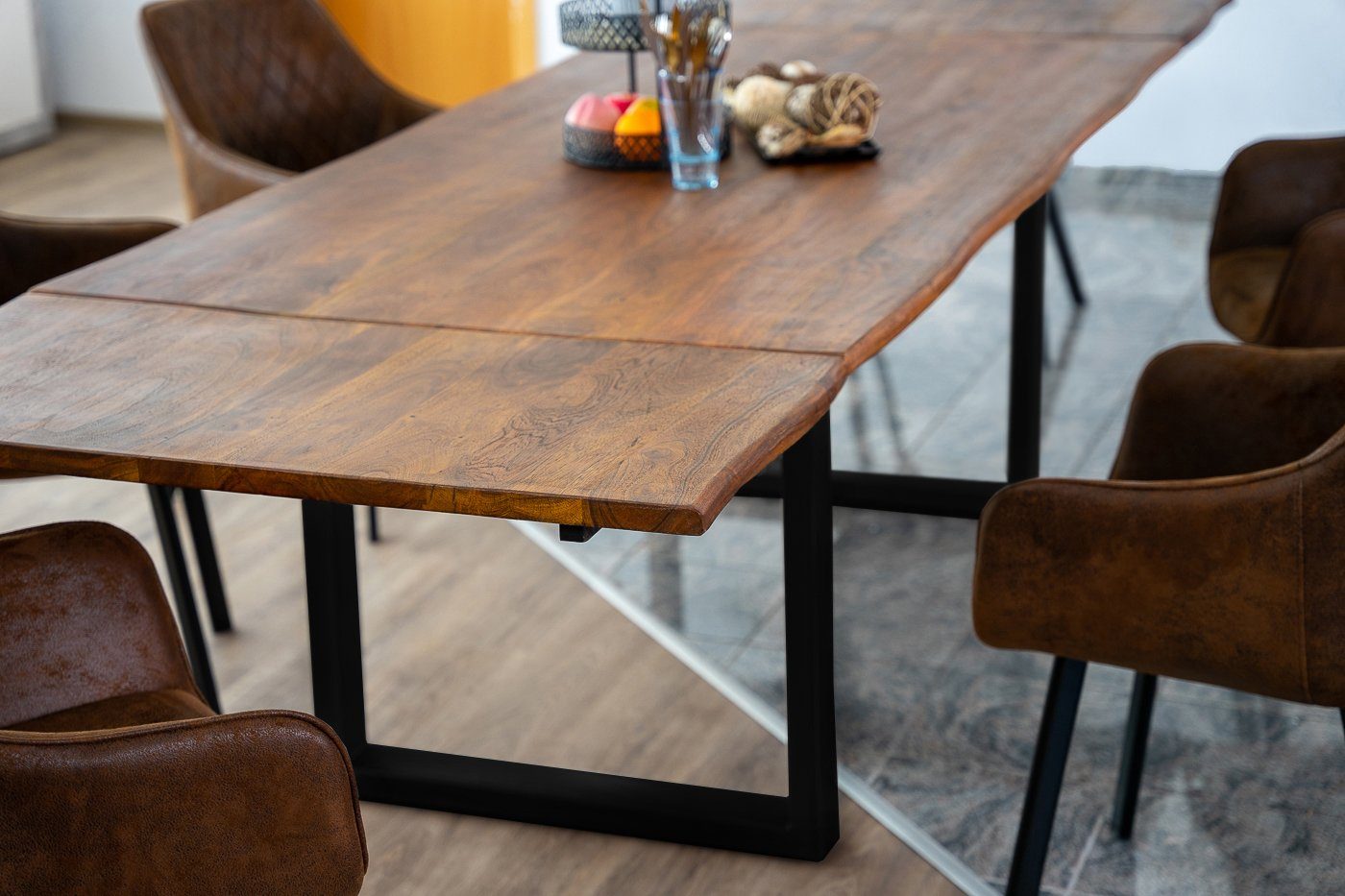 SAM® Essgruppe Norina, Akazienholz, nougatfarben, Baumkante, 2 Ansteckplatten, U-Gestell