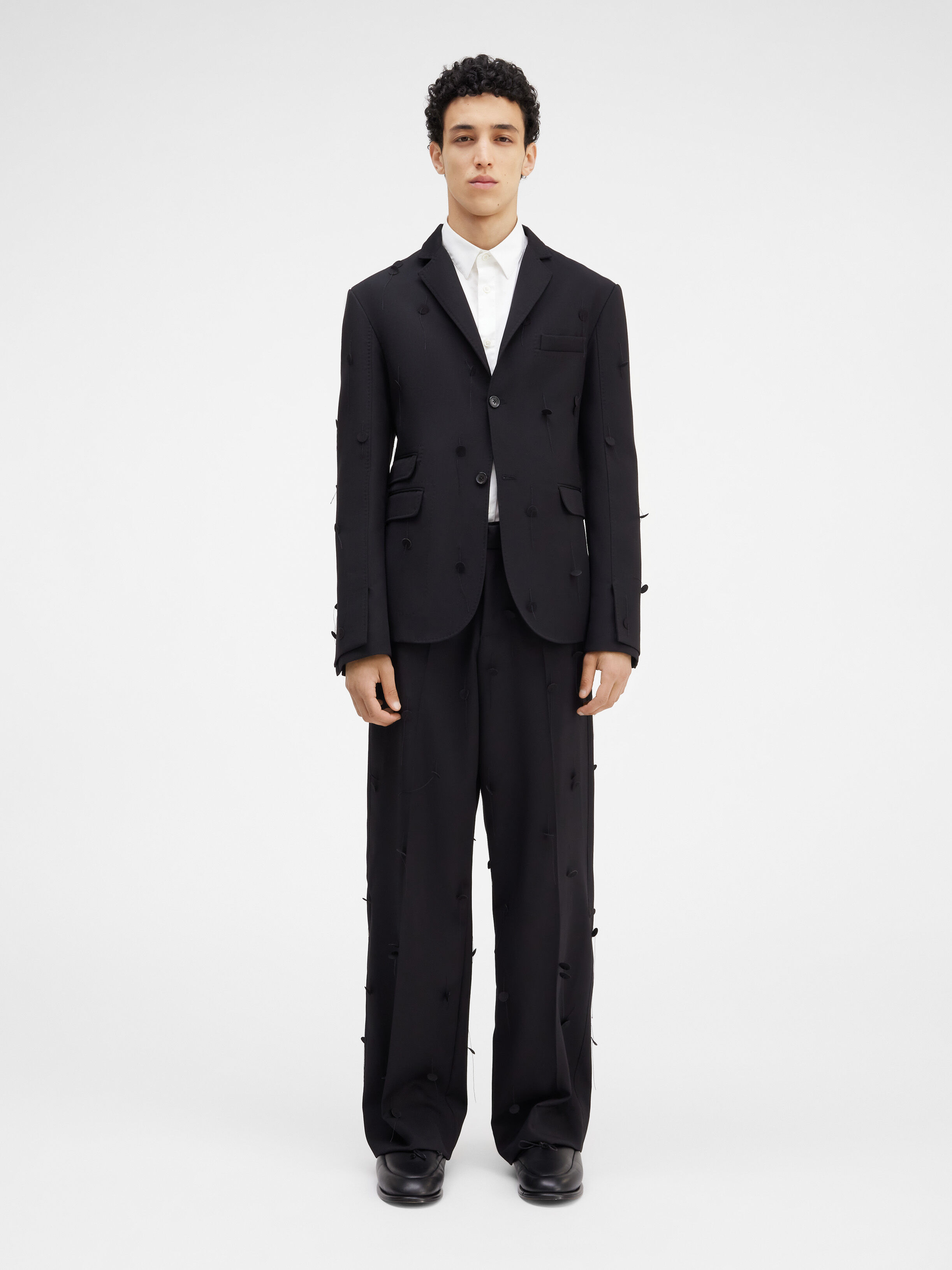Le pantalon Piccinni brodé