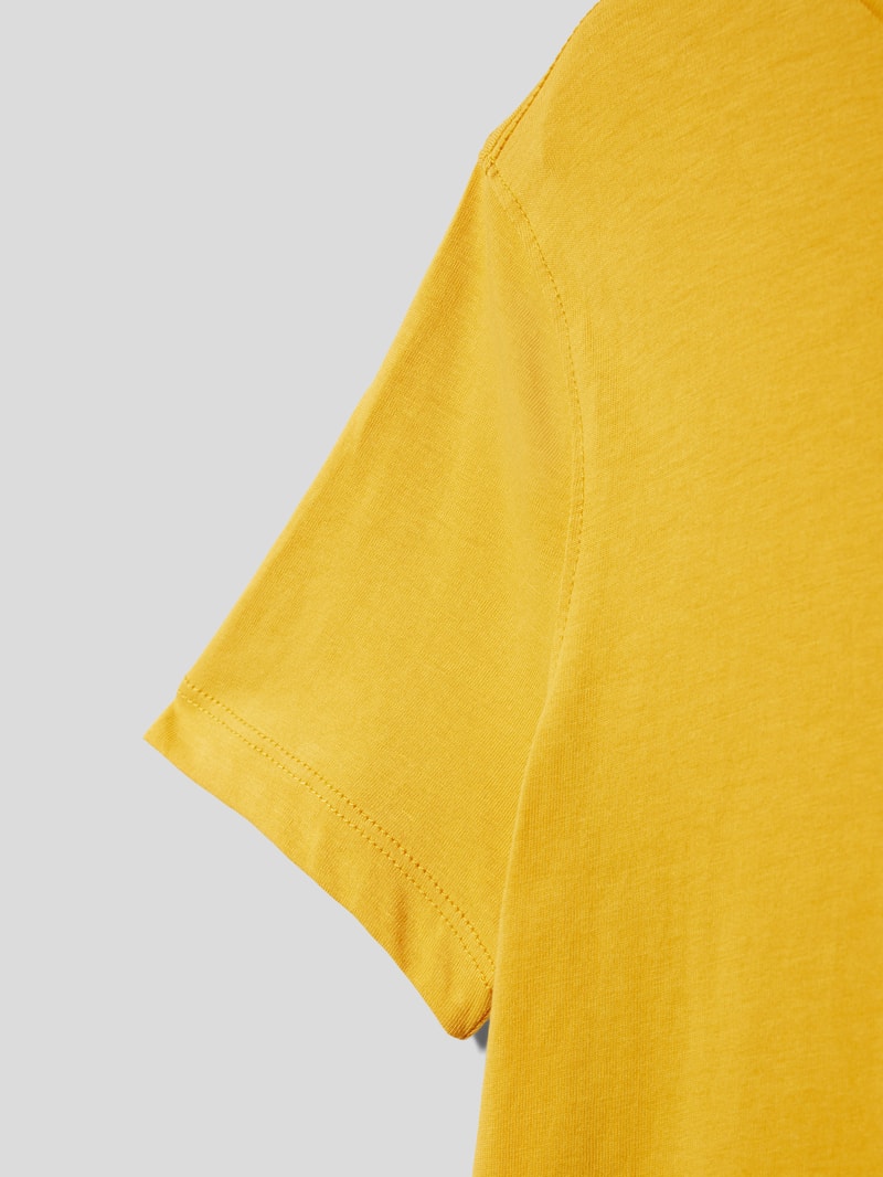 T-Shirt mit Logo-Stitching Modell 'ESSENTIAL' in senfgelb