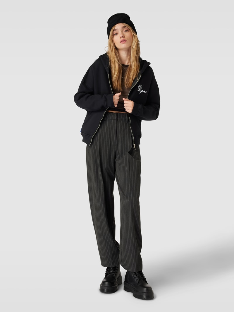 Cropped Sweatjacke mit rückseitigem Label-Stitching in black