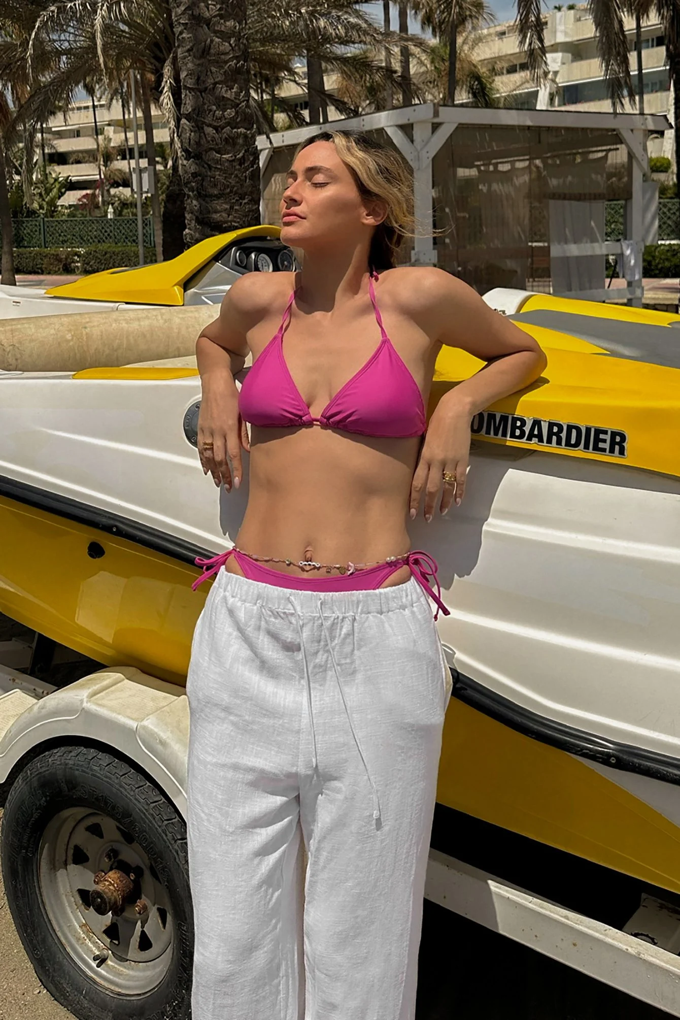 Bikini-Höschen mit Schnürdetail