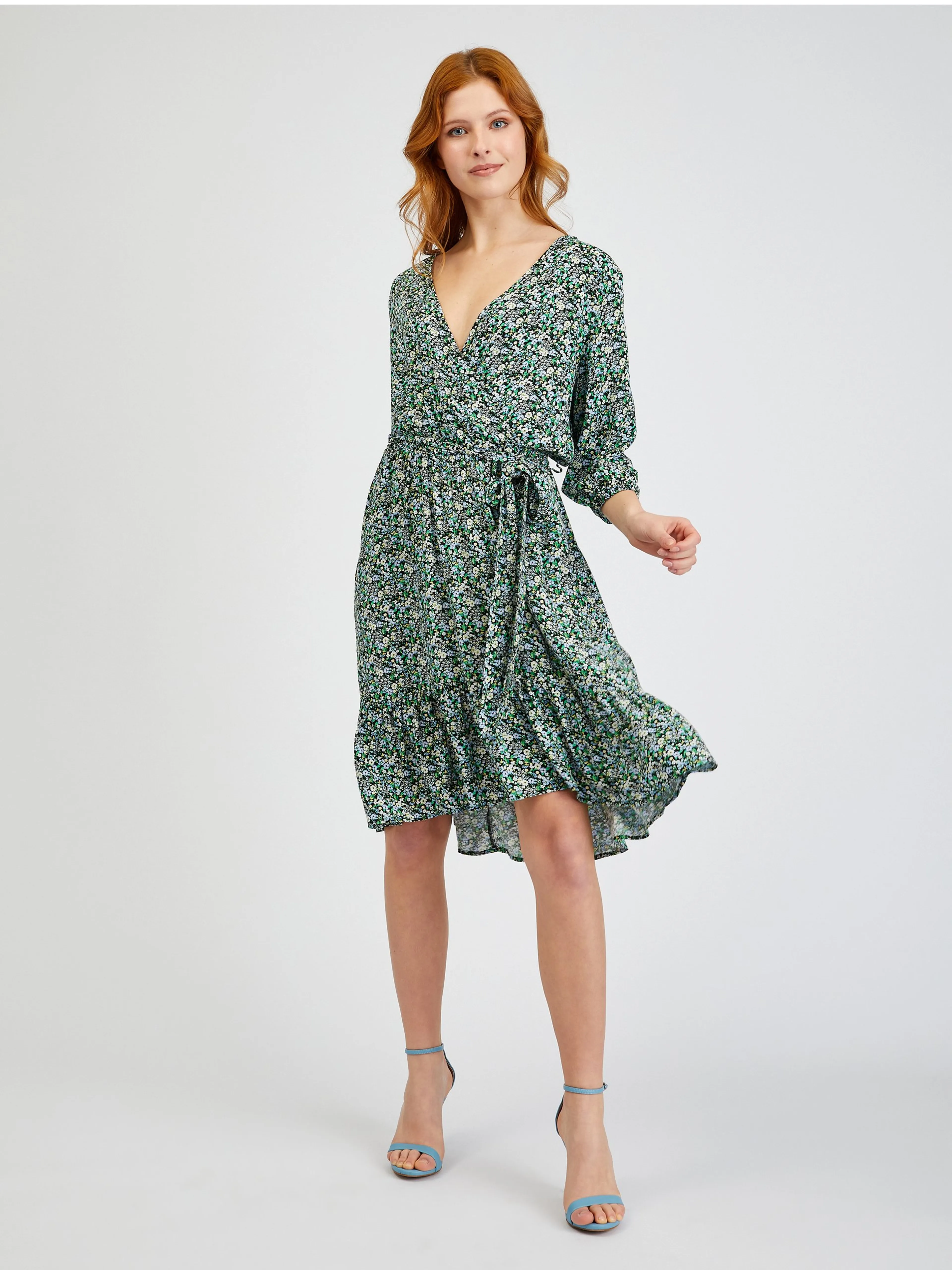Grünes gemustertes Damenkleid mit Krawatte ORSAY