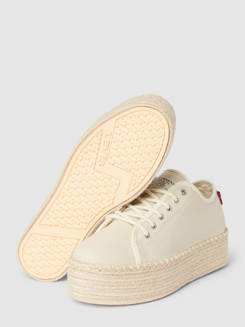 Plateau-Sneaker mit Label-Detail in weiß