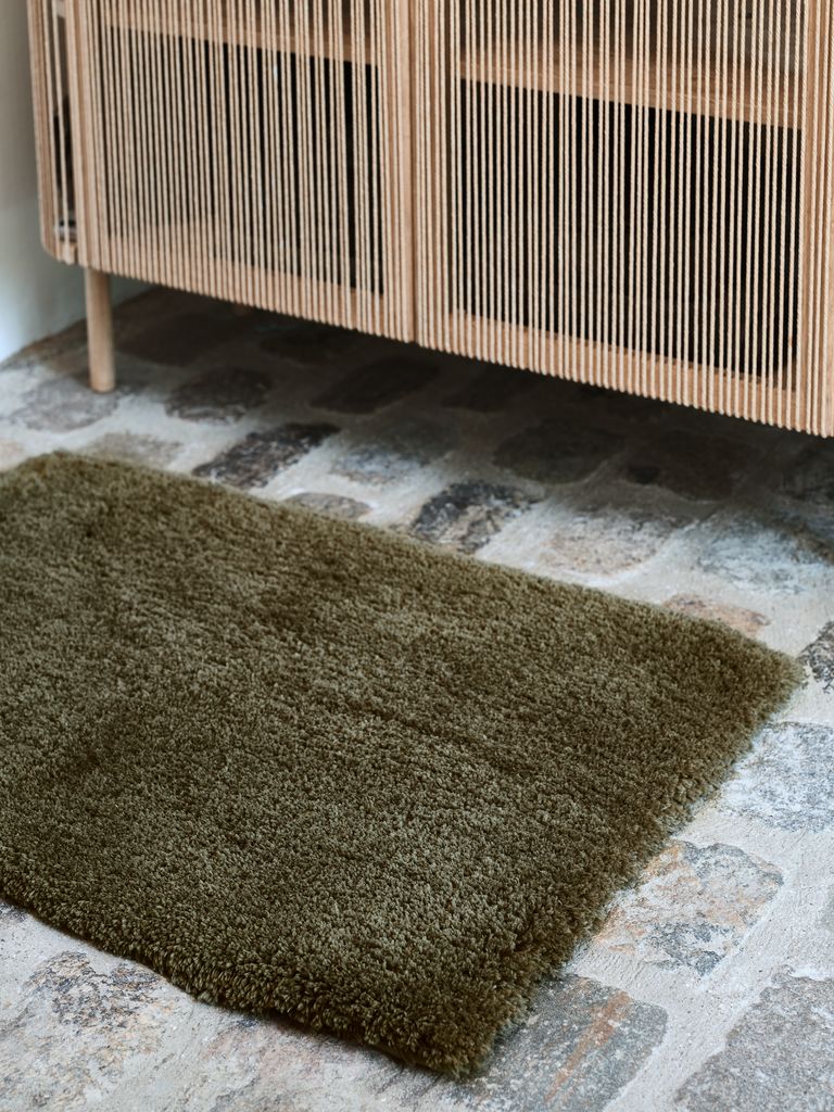 Tapete de banheiro SANDVIKEN dourado SANDVIKEN 60x90cm verde oliva KRONBORG