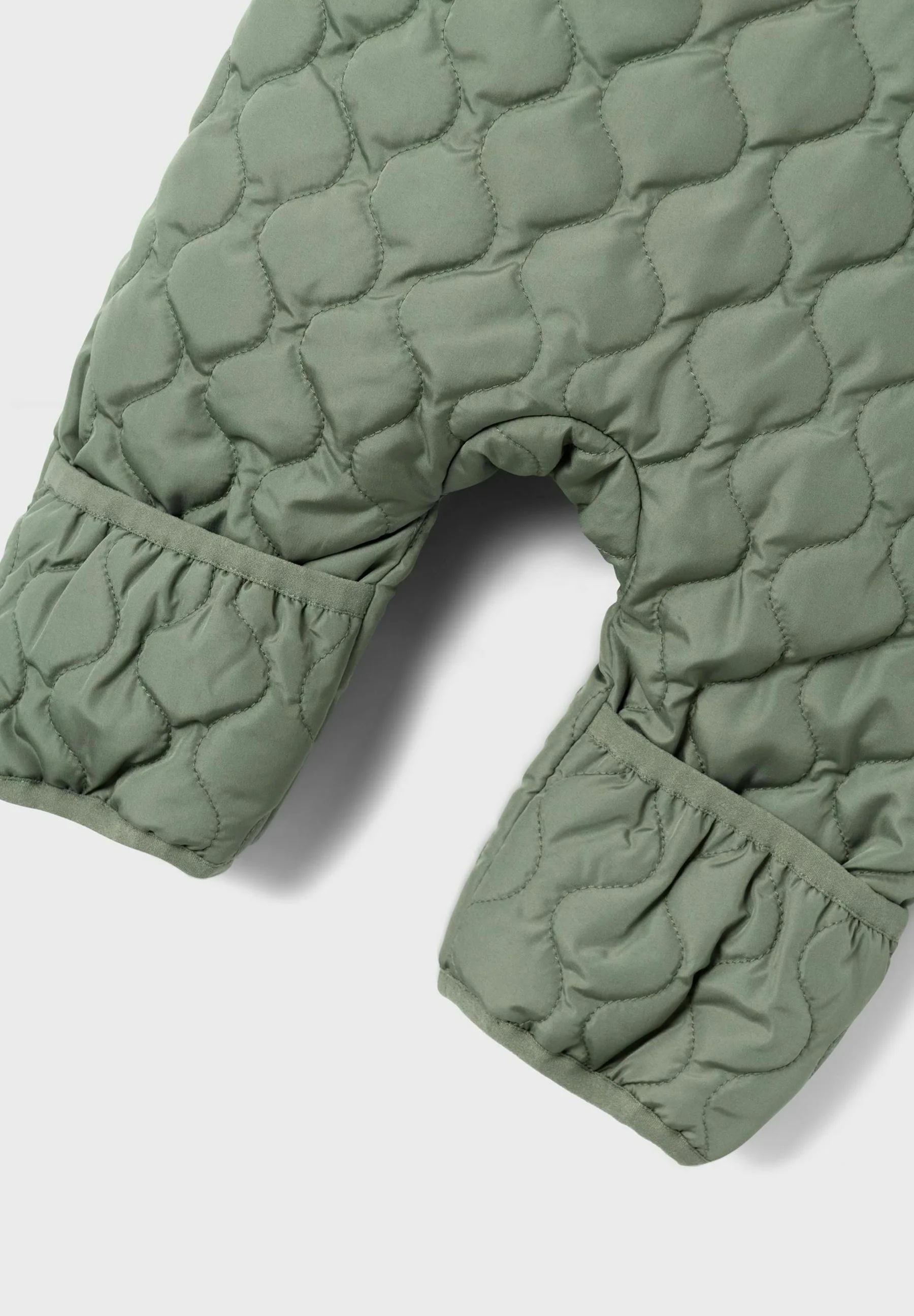 Nómbralo traje de nieve