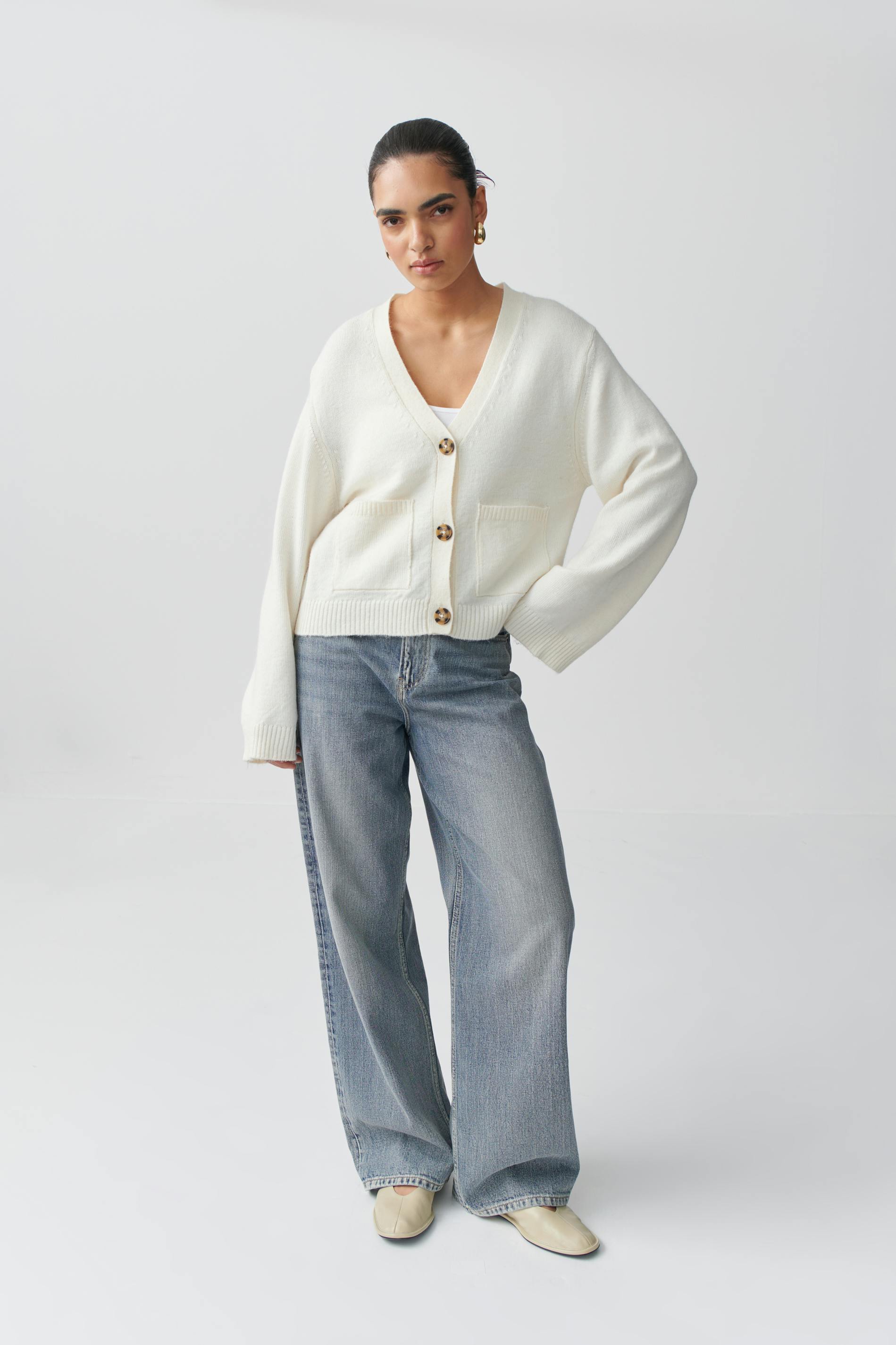 Relaxed knitted cardigan
