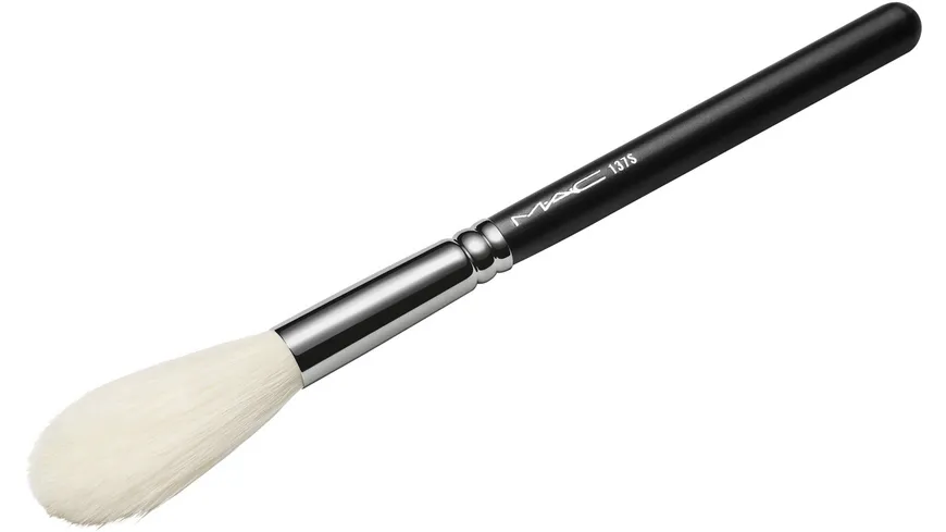 MAC 137S Long Blending Brush