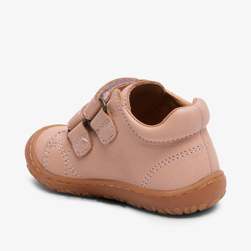 barefoot hale v nude - Rose