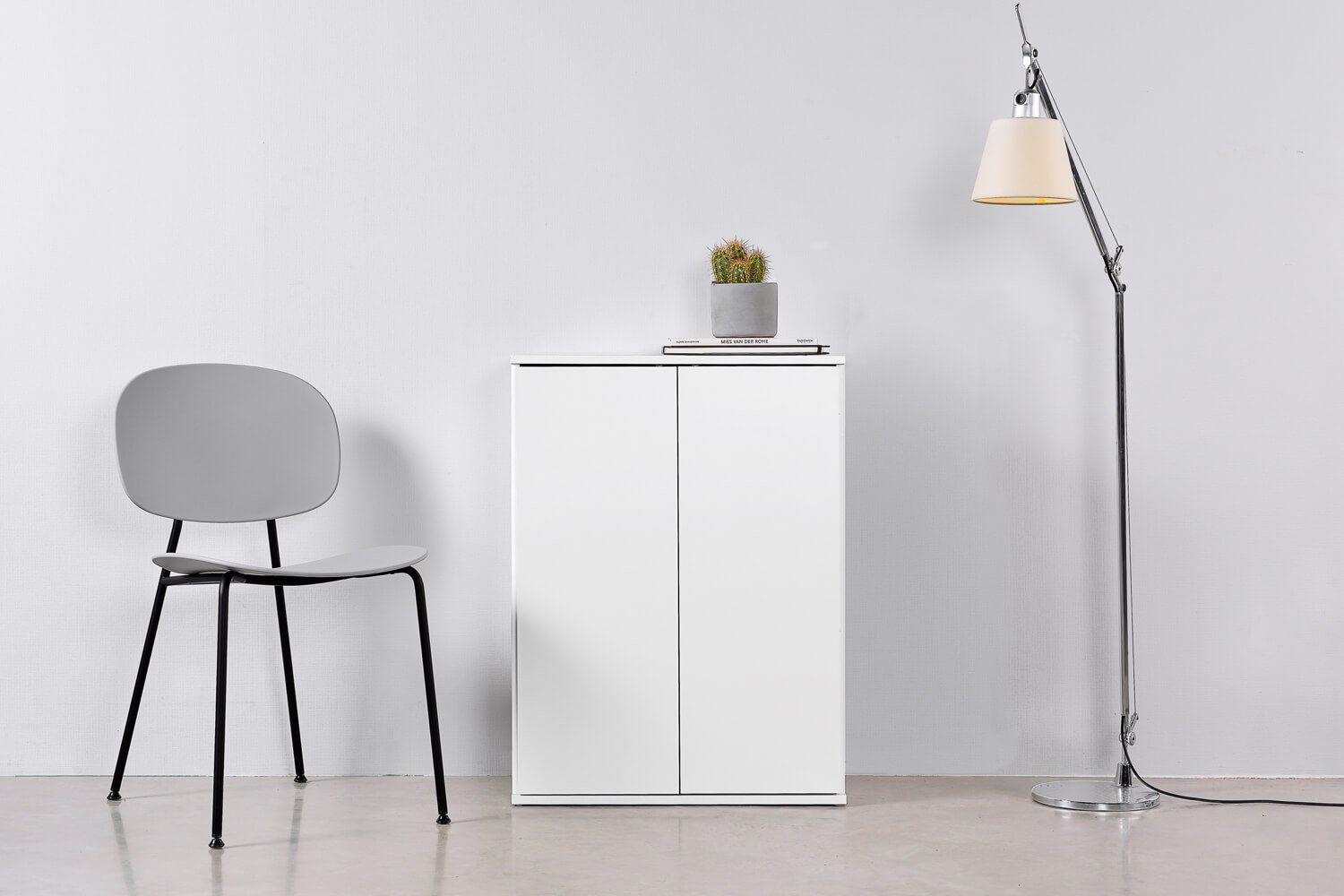 mokebo Mehrzweckschrank Der Kurze (mit Einlegeboden) Aktenschrank, Schuhschrank oder Aufbewahrungsschrank in Weiß