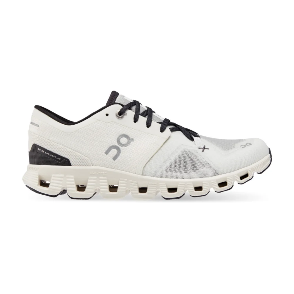 ON Cloud X 3 60.98697 / weiss