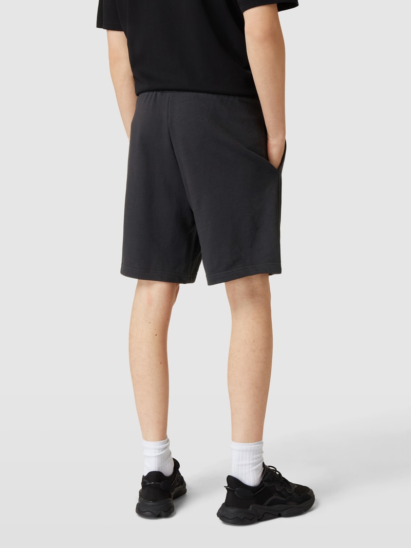 Sweatshorts mit Label-Stitching in schwarz