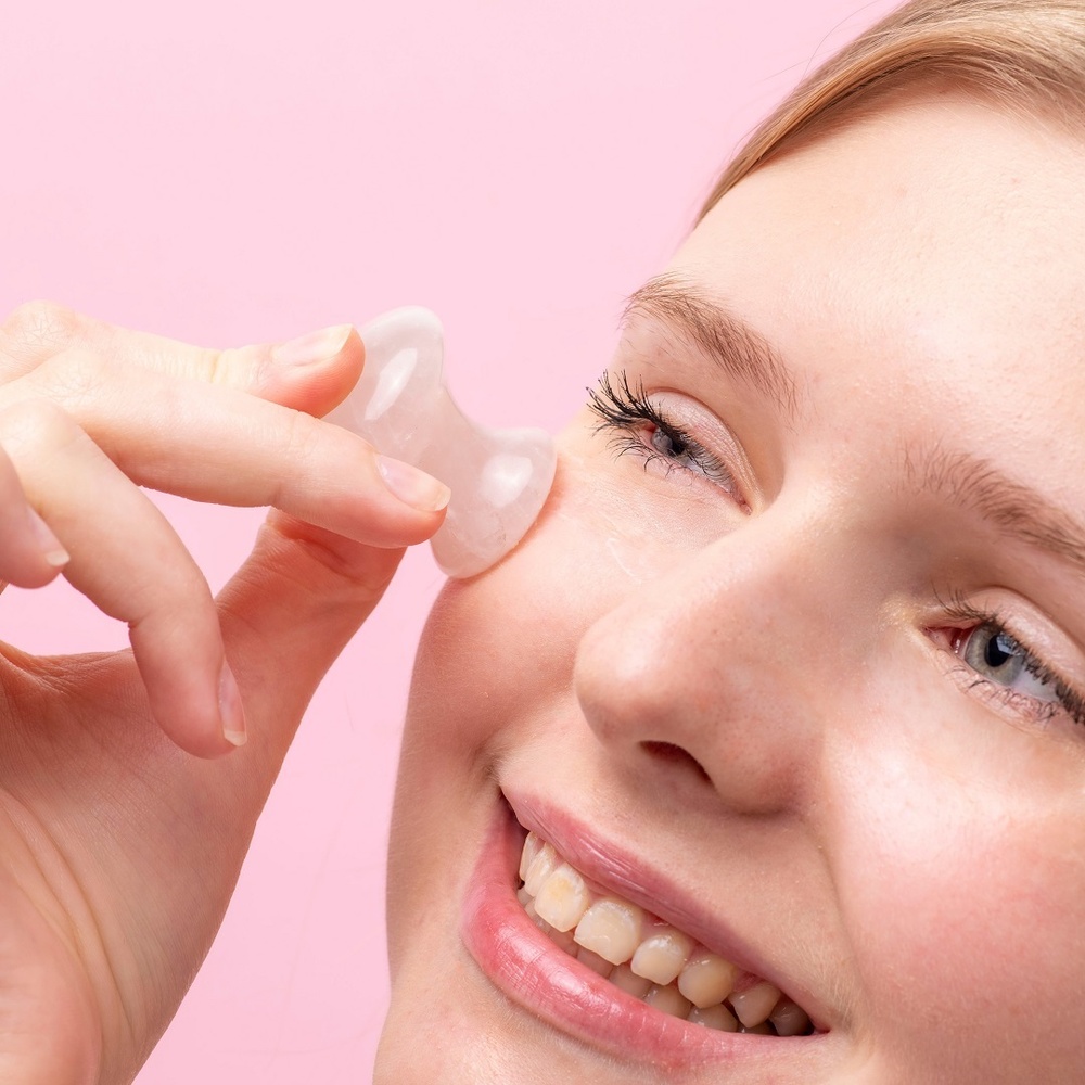 Lavay Paris LOOKING BRIGHT Kit. Gua Sha + CRÈME CONTOUR DES YEUX Accessoire de Massage & crème