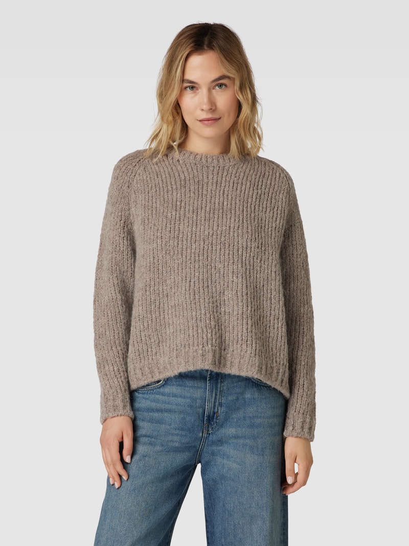Strickpullover mit Rundhalsausschnitt und Raglanärmeln in taupe