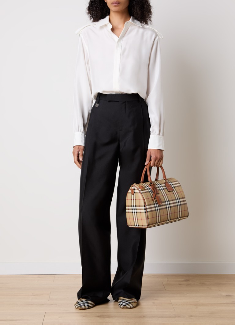 Geantă Burberry în carouri cu curea de umăr detașabilă.