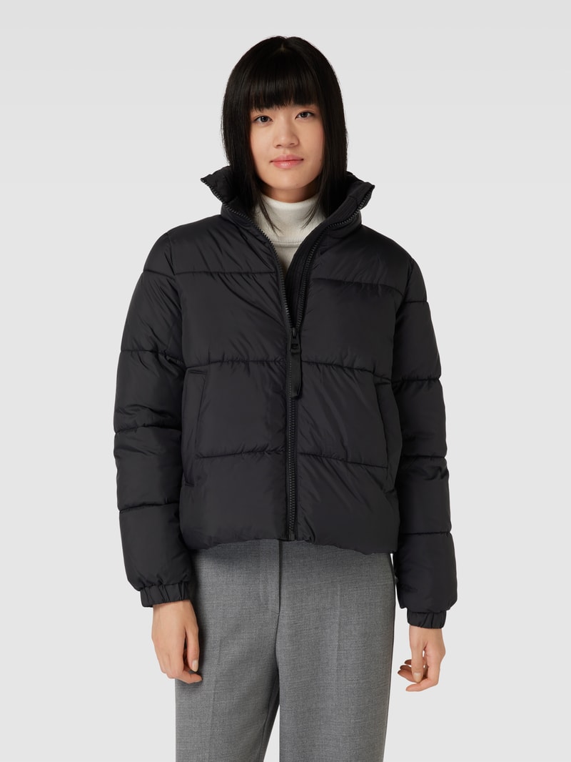 Steppjacke mit Stehkragen in schwarz