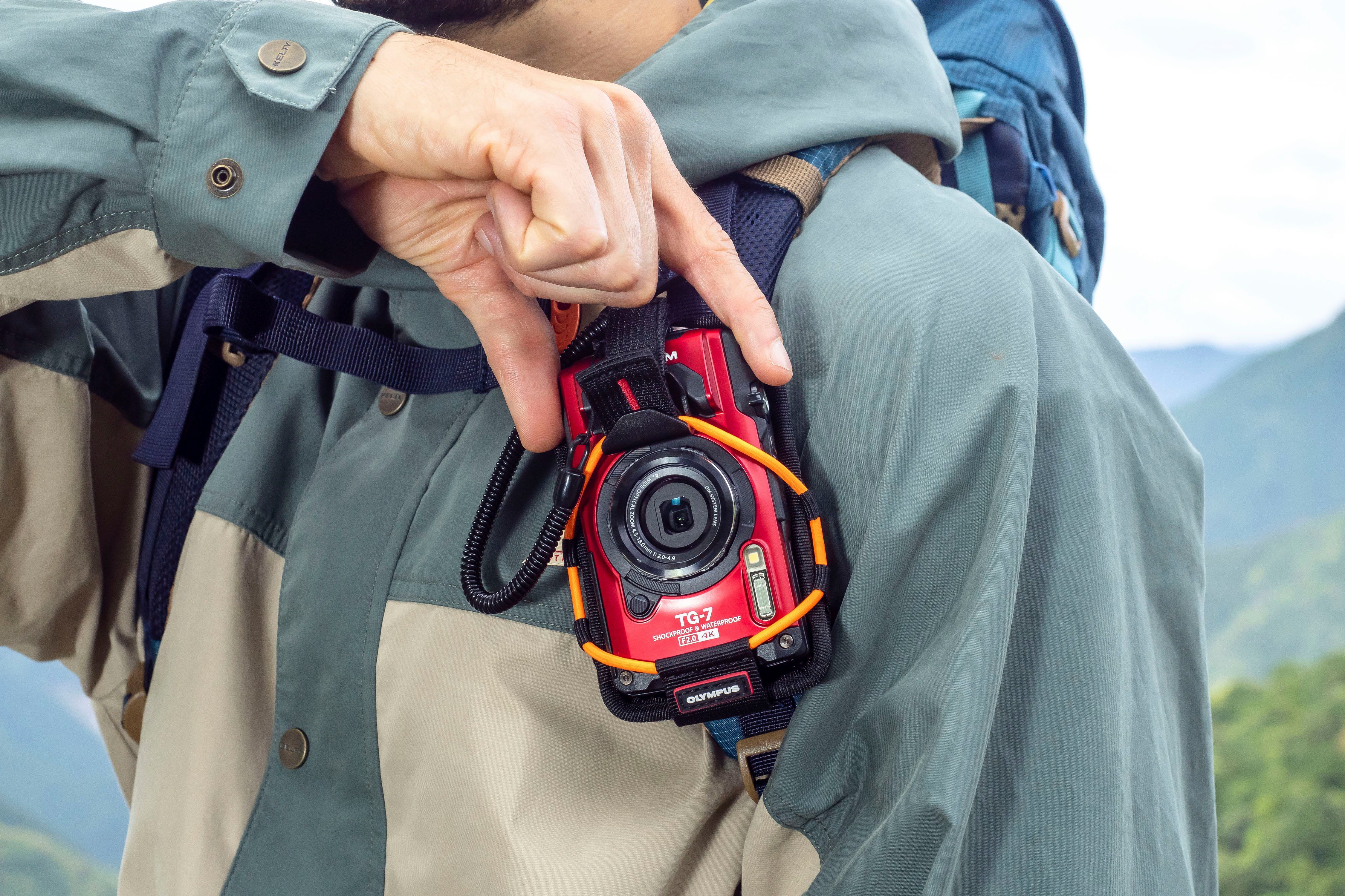 Olympus Tough TG-7 Kompaktkamera (12 MP, 4x opt. Zoom, Bluetooth, WLAN (Wi-Fi)