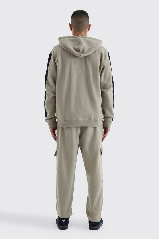 Man Hoodie und Cargo-Jogginghose