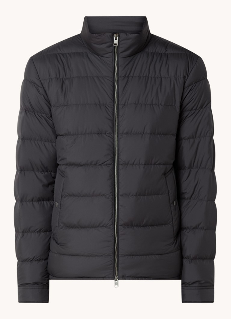 Jachetă matlasată din microfibră Woolrich, umplută cu puf și prevăzută cu buzunare laterale.