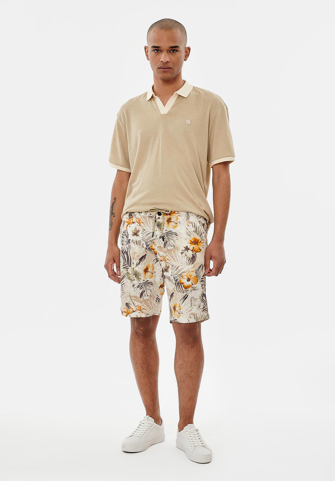 MANU   Short slim fleuri Homme