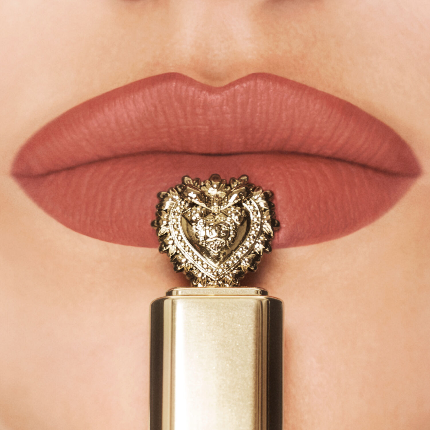Dolce & Gabbana DEVOTION LIP LAC Le Rouge à Lèvres Liquide en Mousse