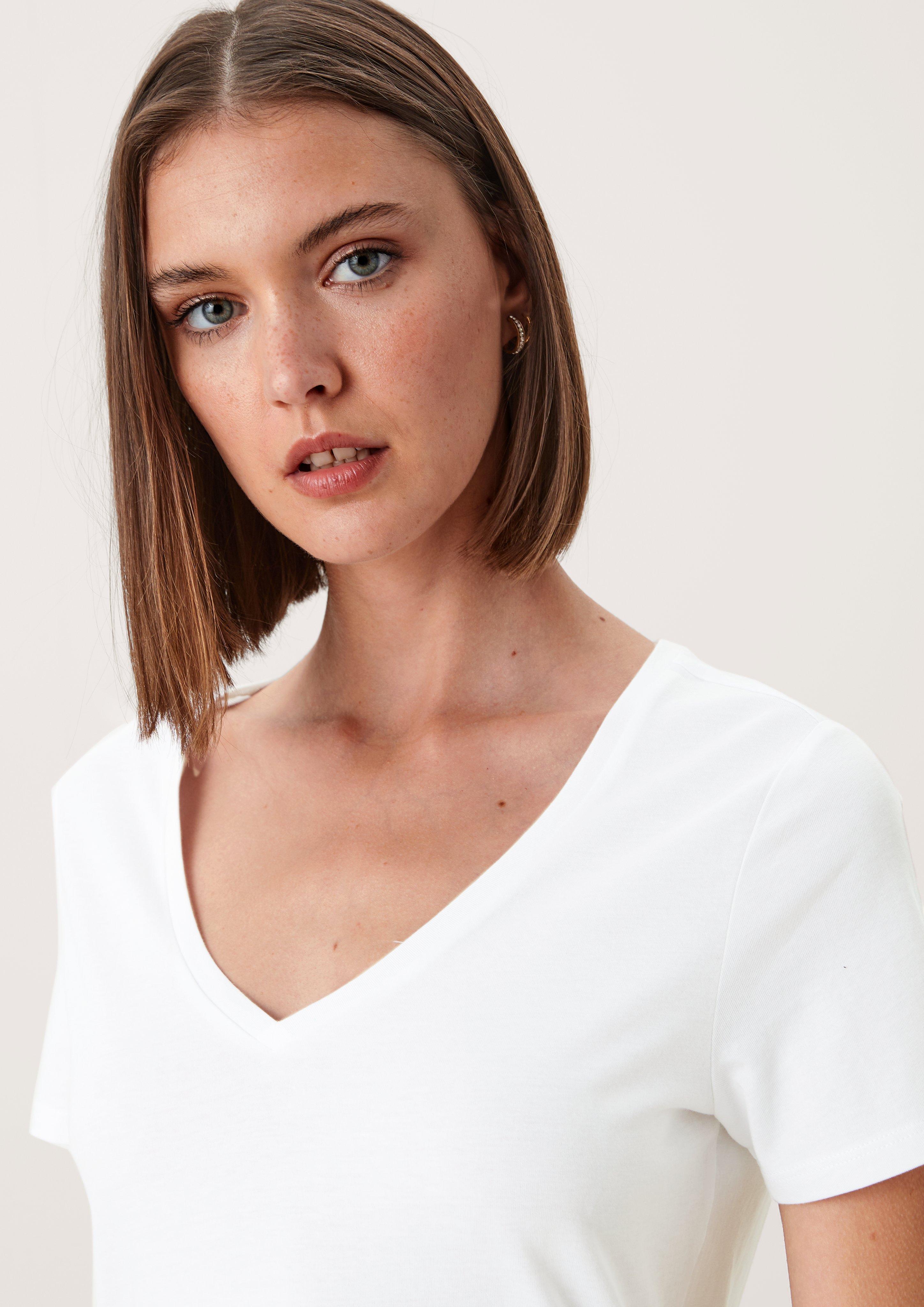 T-Shirt mit V-Ausschnitt  45.899.32.6149-0100