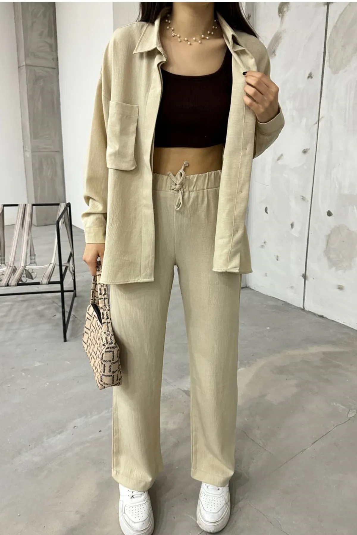 vuvutasarım  Beigefarbenes Leinenstoff-Set mit Blasebalgtaschen-Design, Hemd und Hose, übergroßes Doppelset 12093