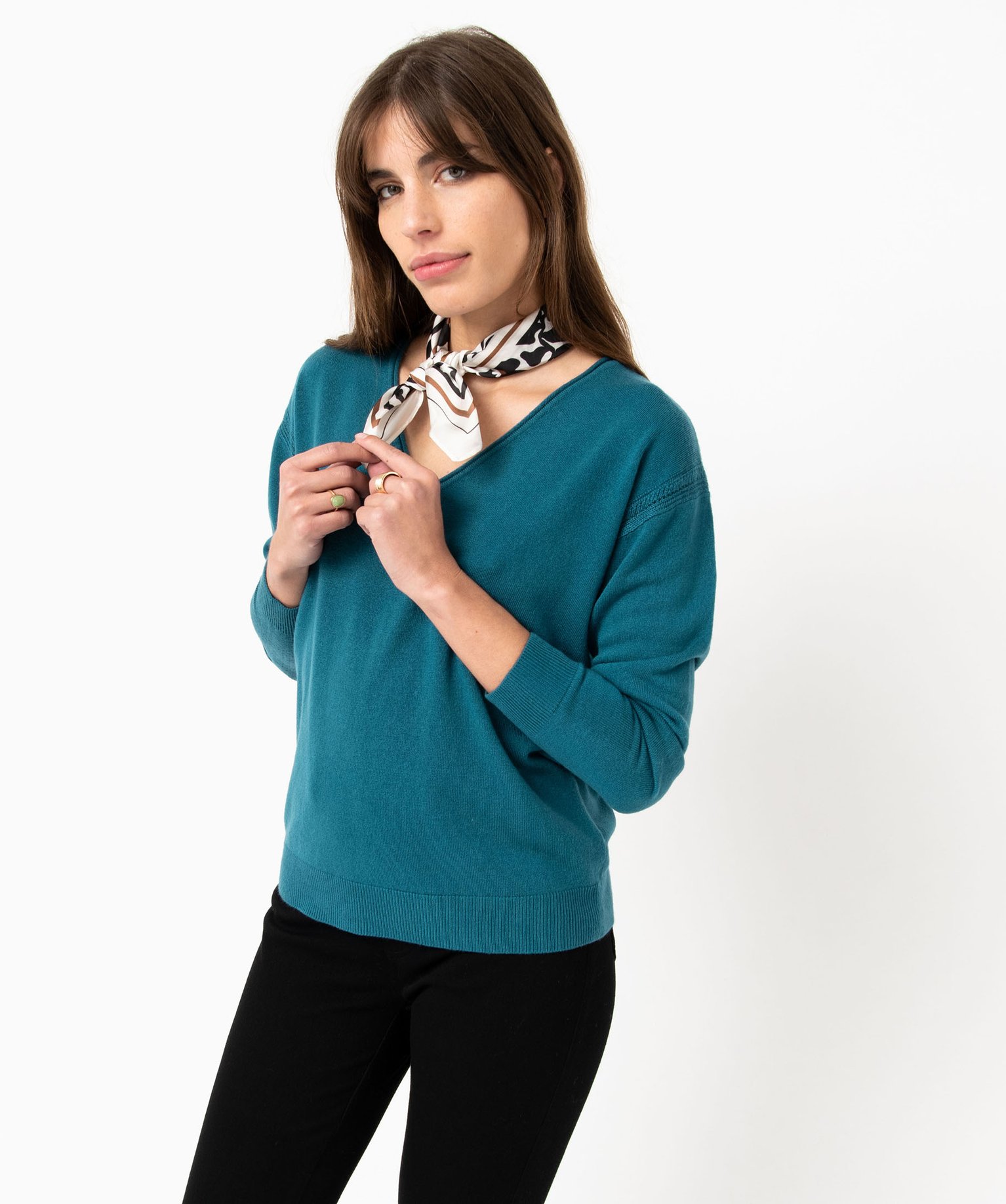 Pull femme en maille fine avec large col V bleu | GEMO
