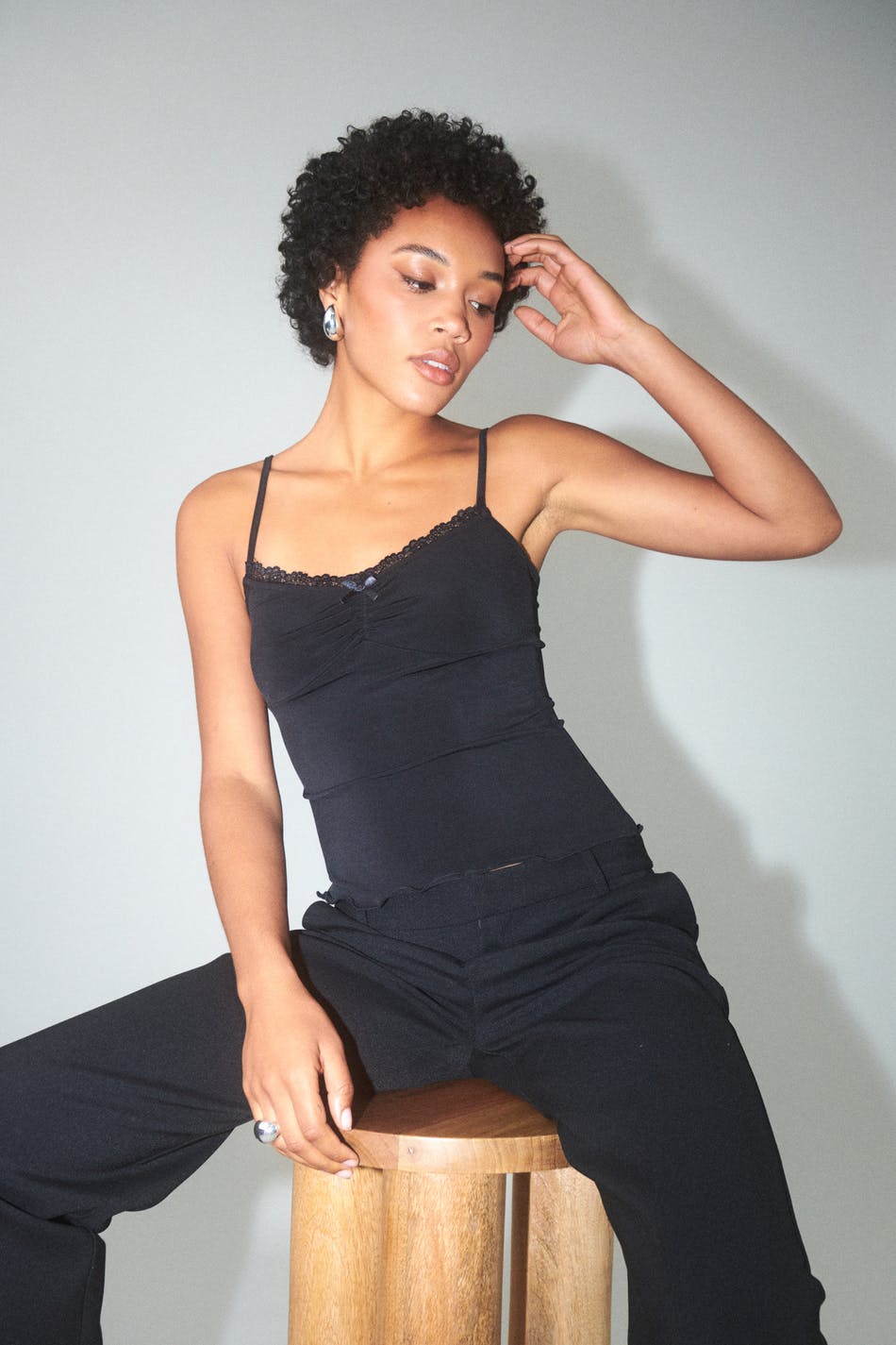 Lace trim bow singlet