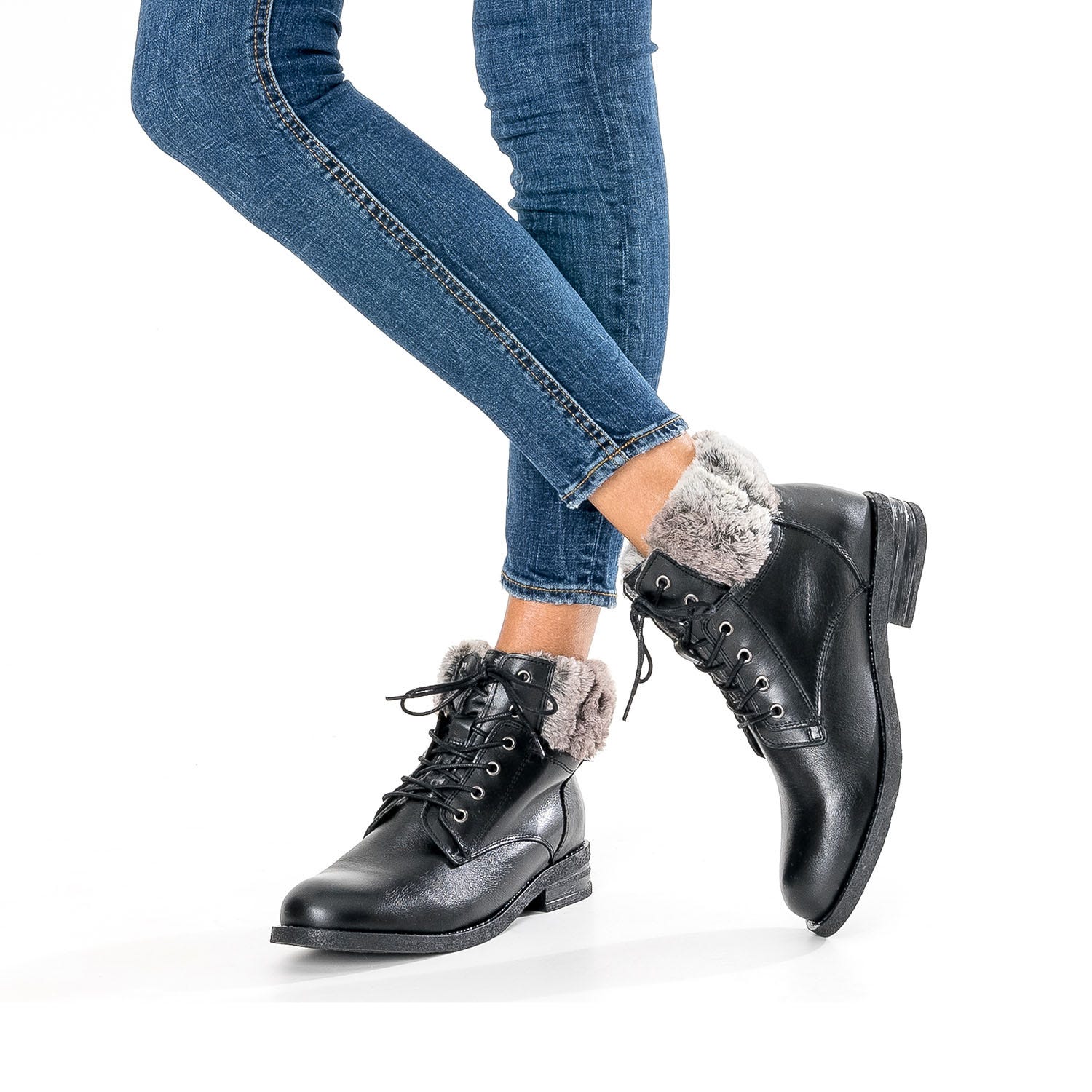 Bottine noire fourrée en cuir