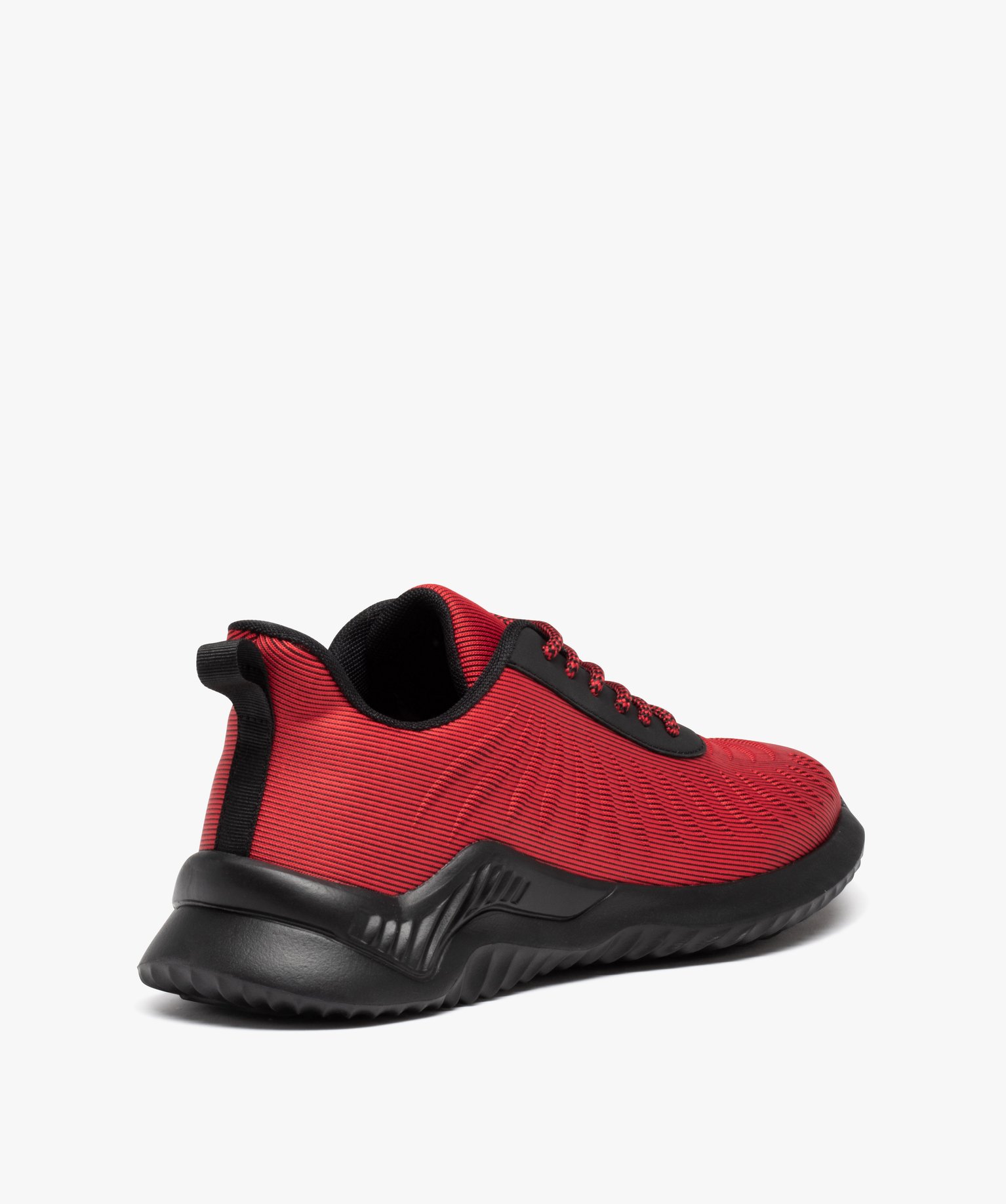 Baskets homme en mesh avec motifs en relief rouge | GEMO