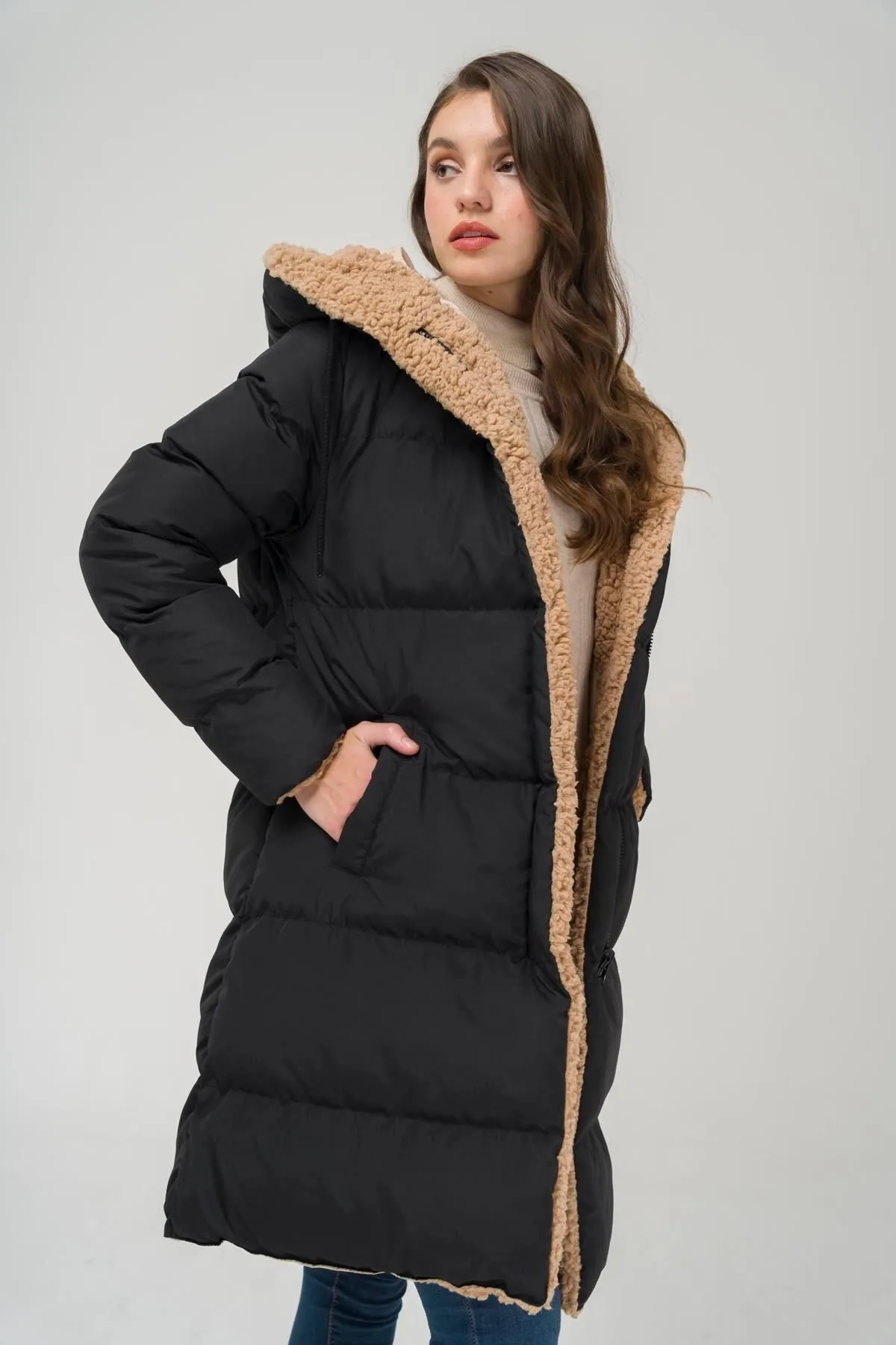 Olcay  Doppelseitige Fleece-Pufferjacke mit Kapuze, Schwarz-Stein 6491