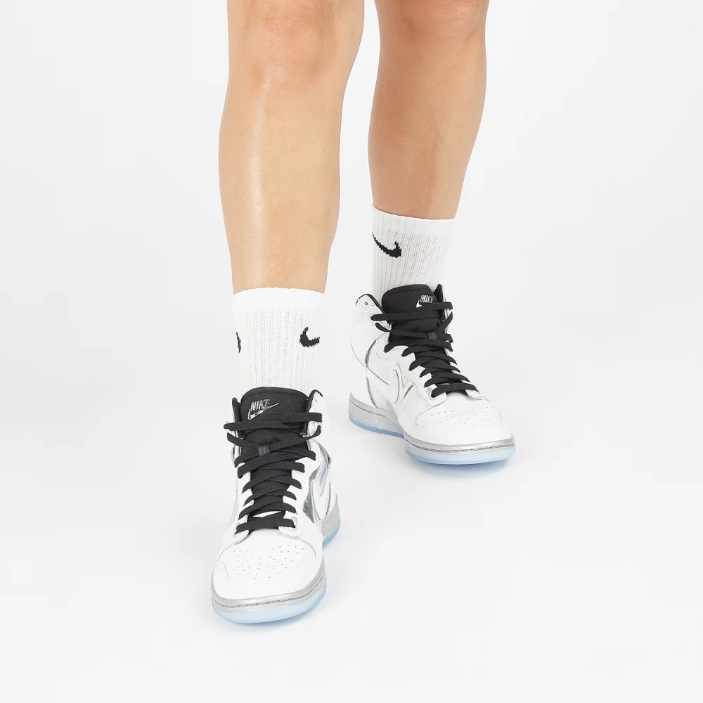 Nike Dunk High SE DX5928-100 / weiss