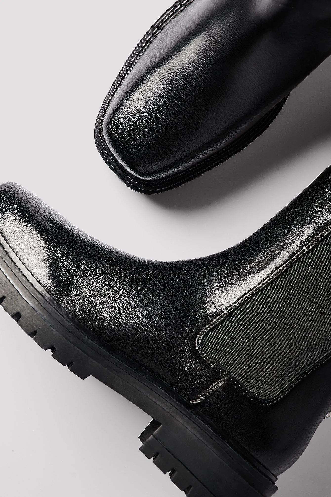 Plateau-Lederstiefel ohne Absatz