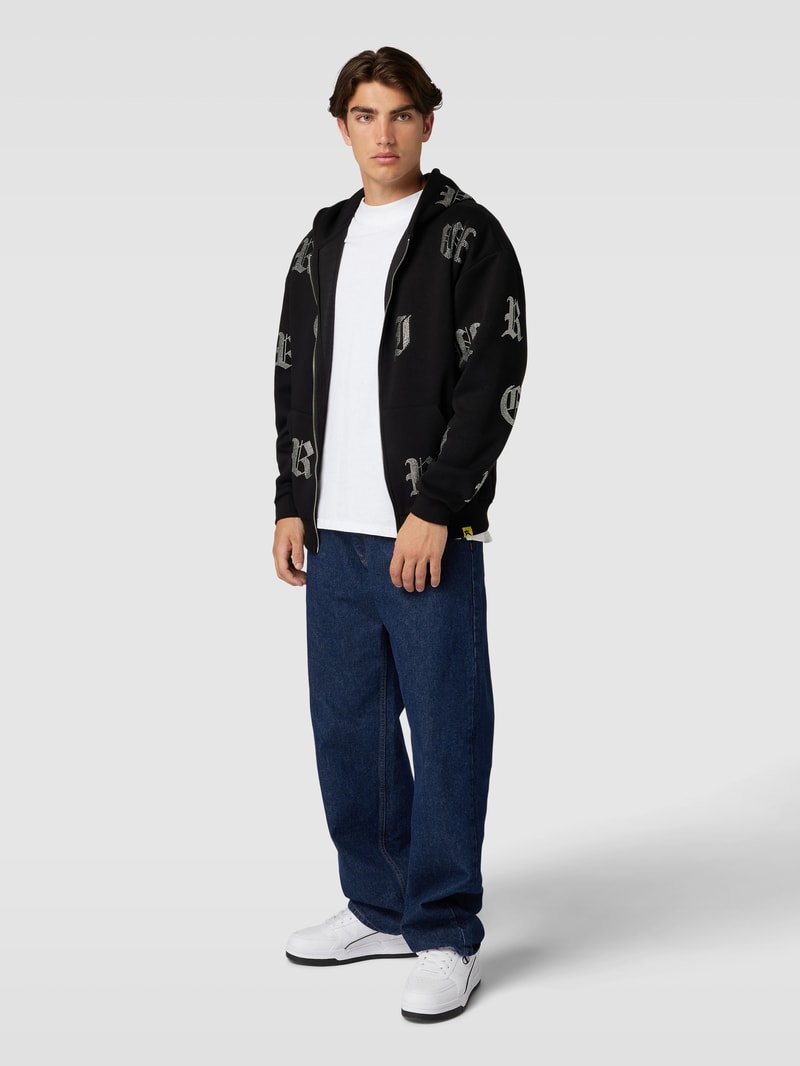 Sweatjacke mit Label-Details aus Strasssteinbesatz in schwarz