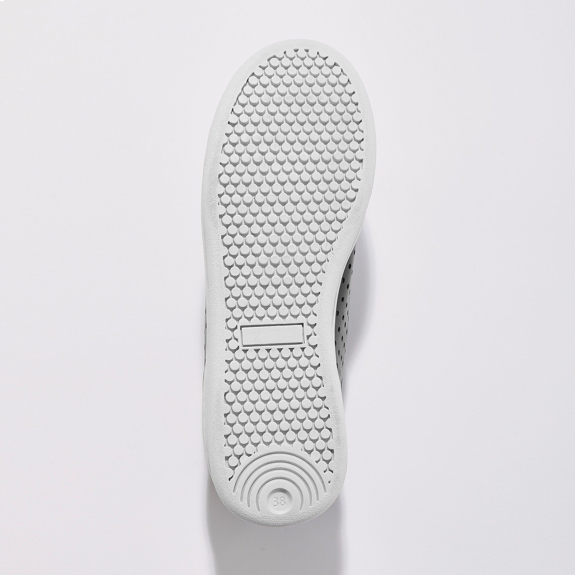Tennis zippée en cuir perforé