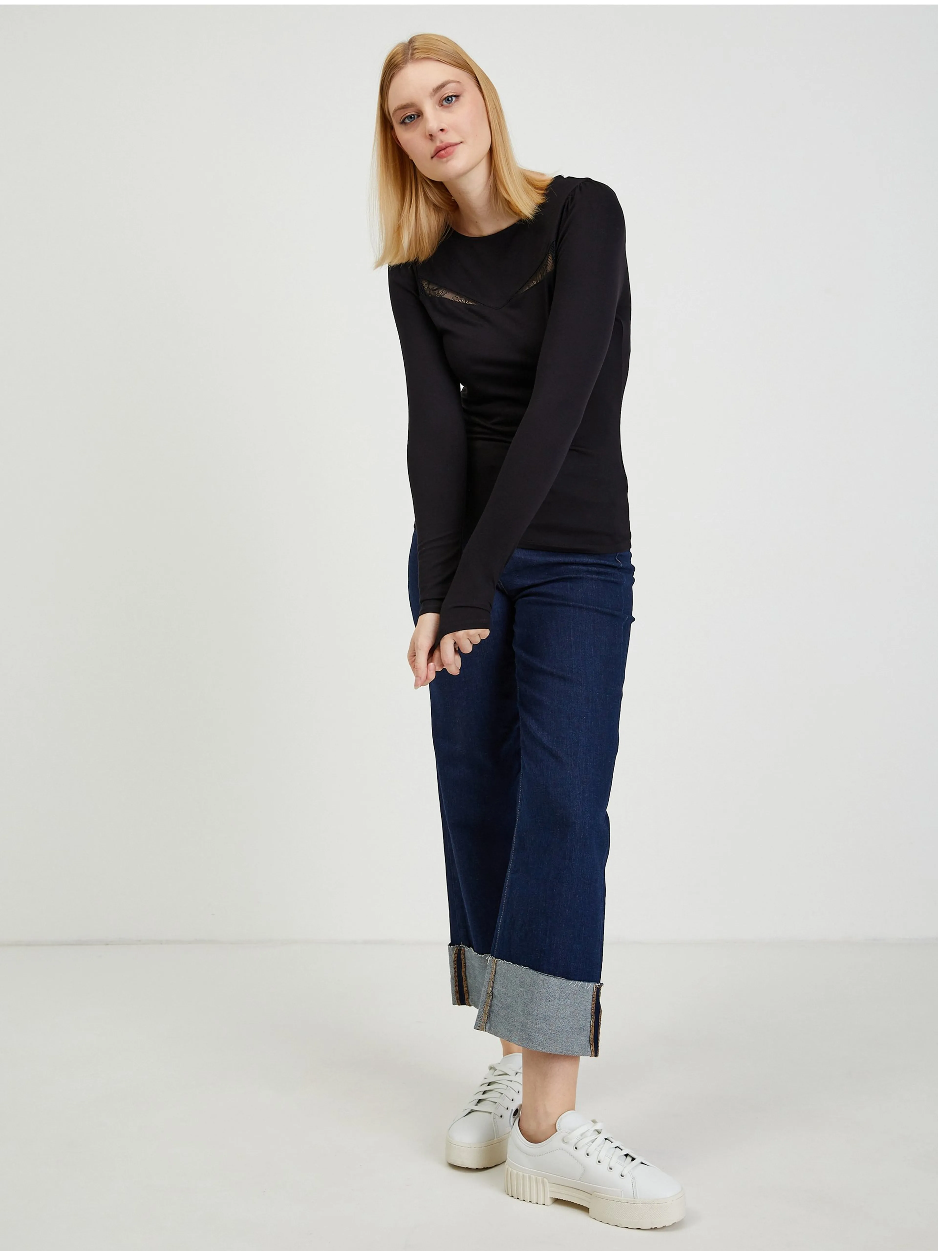 Schwarzes Damen T-Shirt mit Spitze ORSAY