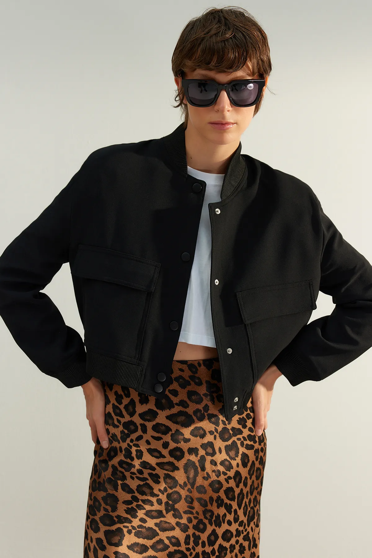 Trendyol Collection  Schwarze Premium-Bomber-Webjacke TWOAW24CE00047