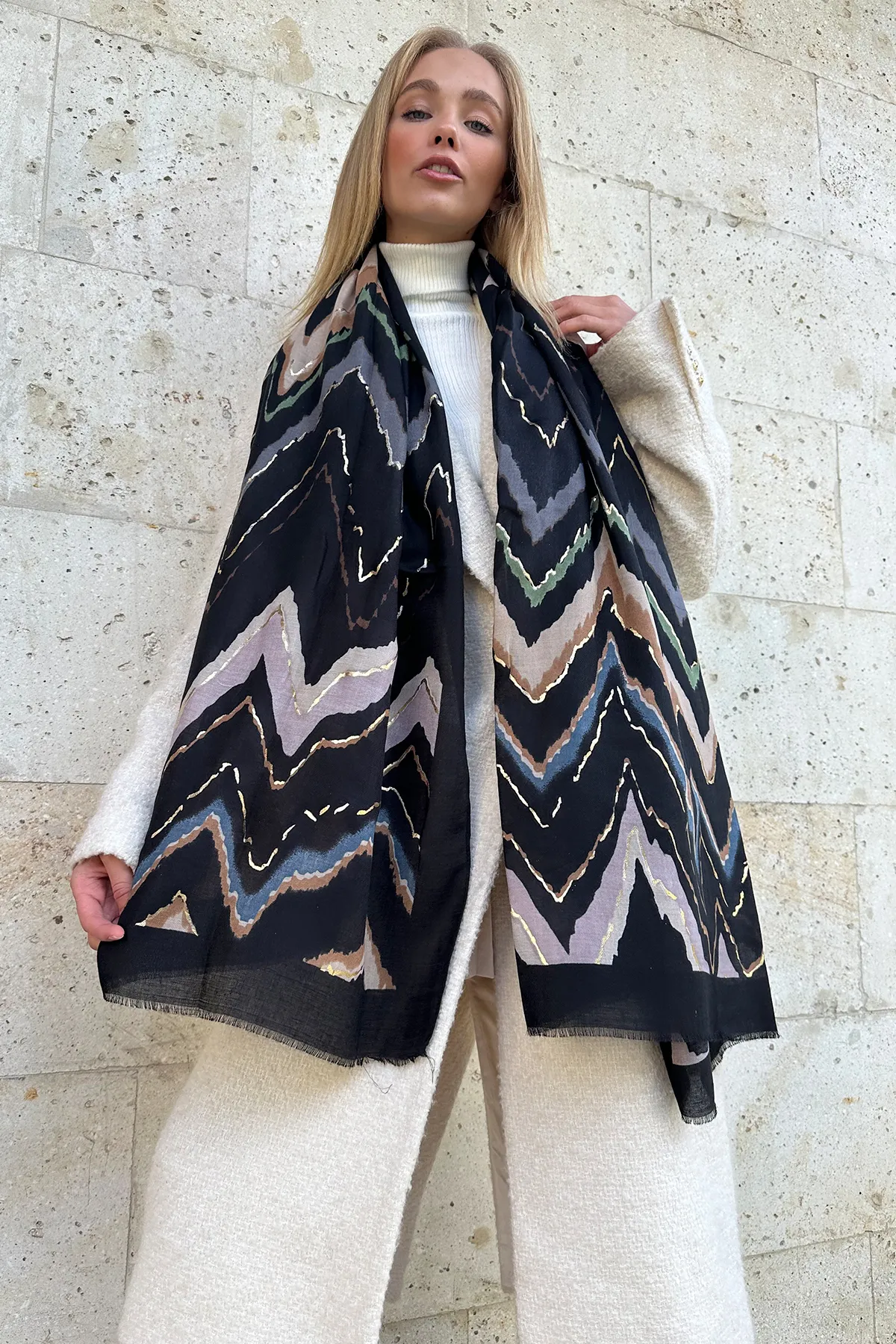 Trend Alaçatı Stili  Grau-schwarzer Schal mit Quastendetail und Muster für Damen ALC-X11281