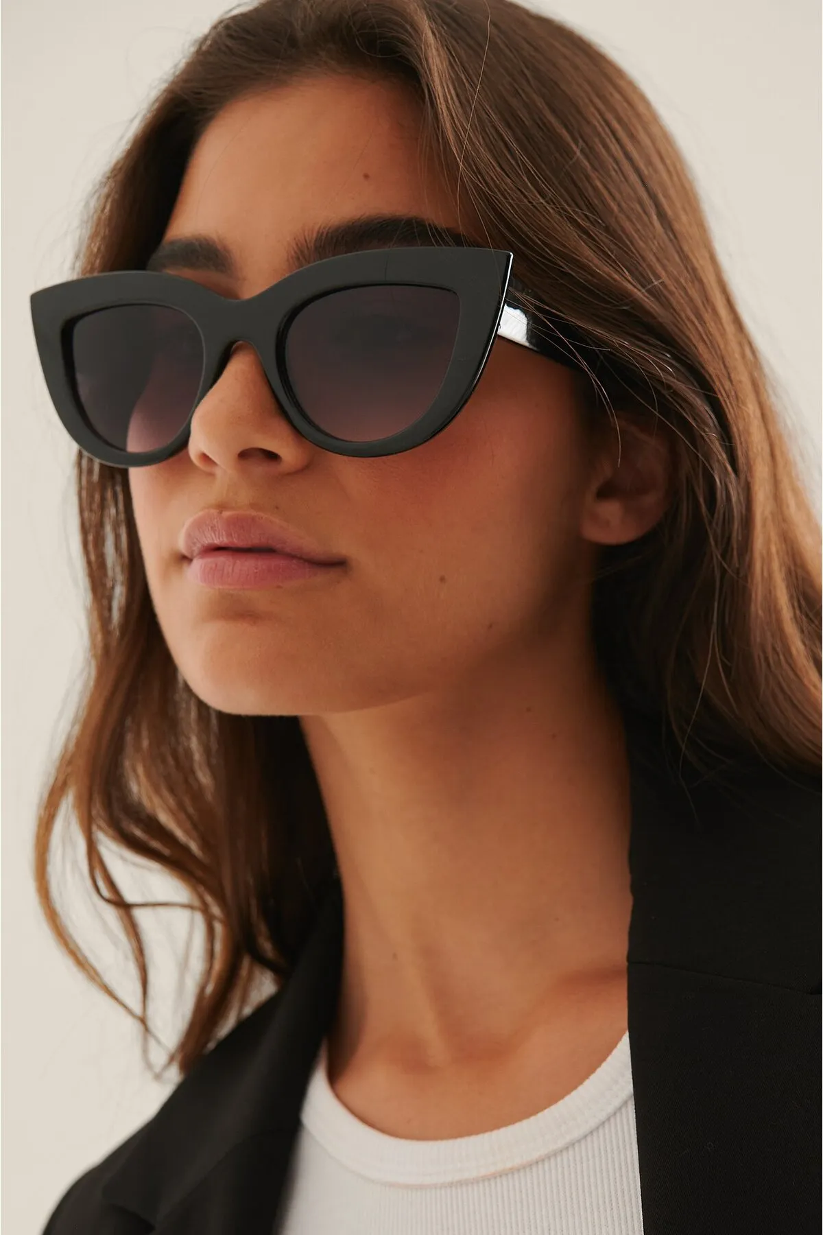 NA-KD  Klobige, spitze Cat-Eye-Sonnenbrille aus recyceltem Material