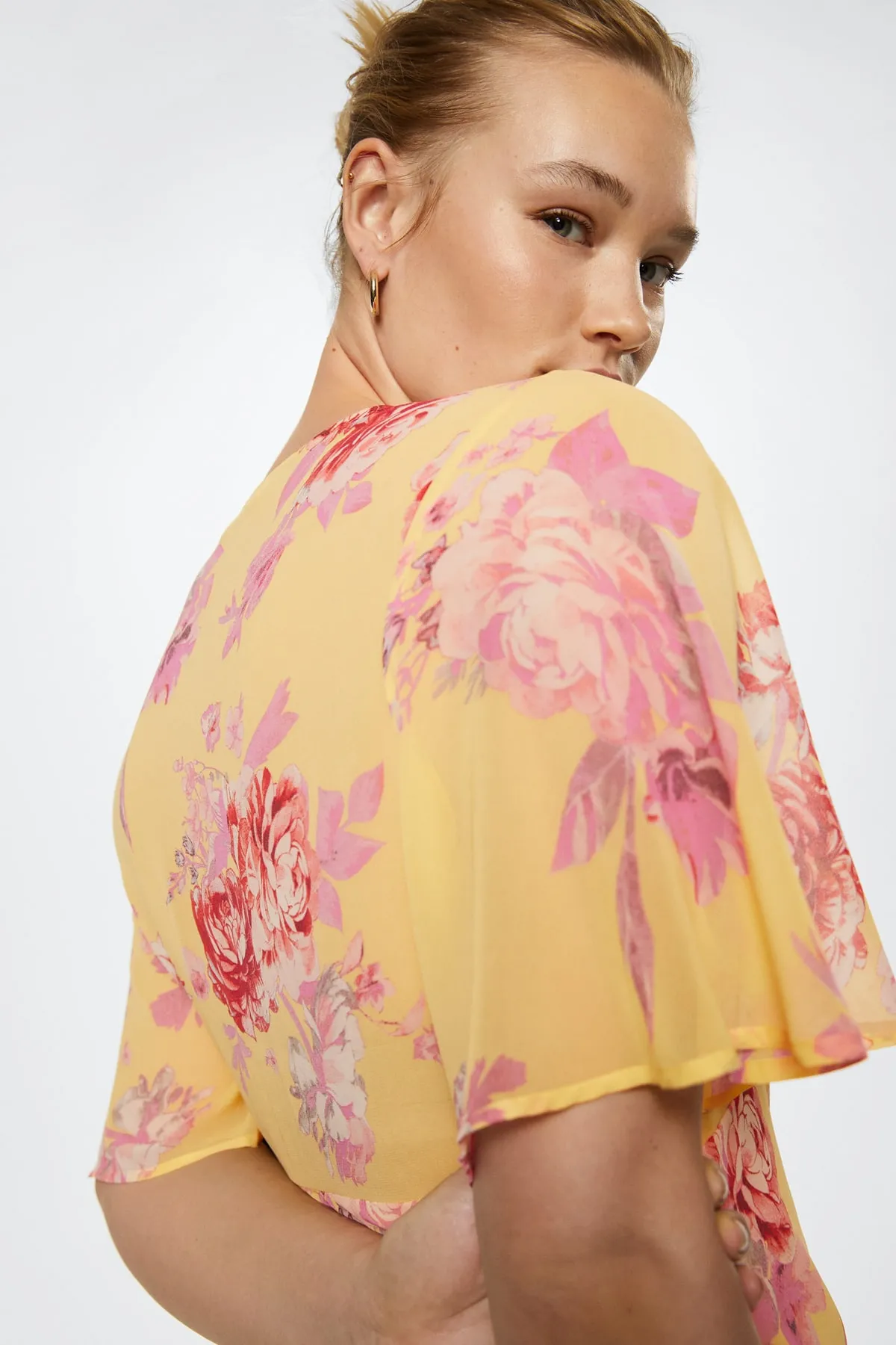 MANGO  Gelbes Damenkleid 27057131