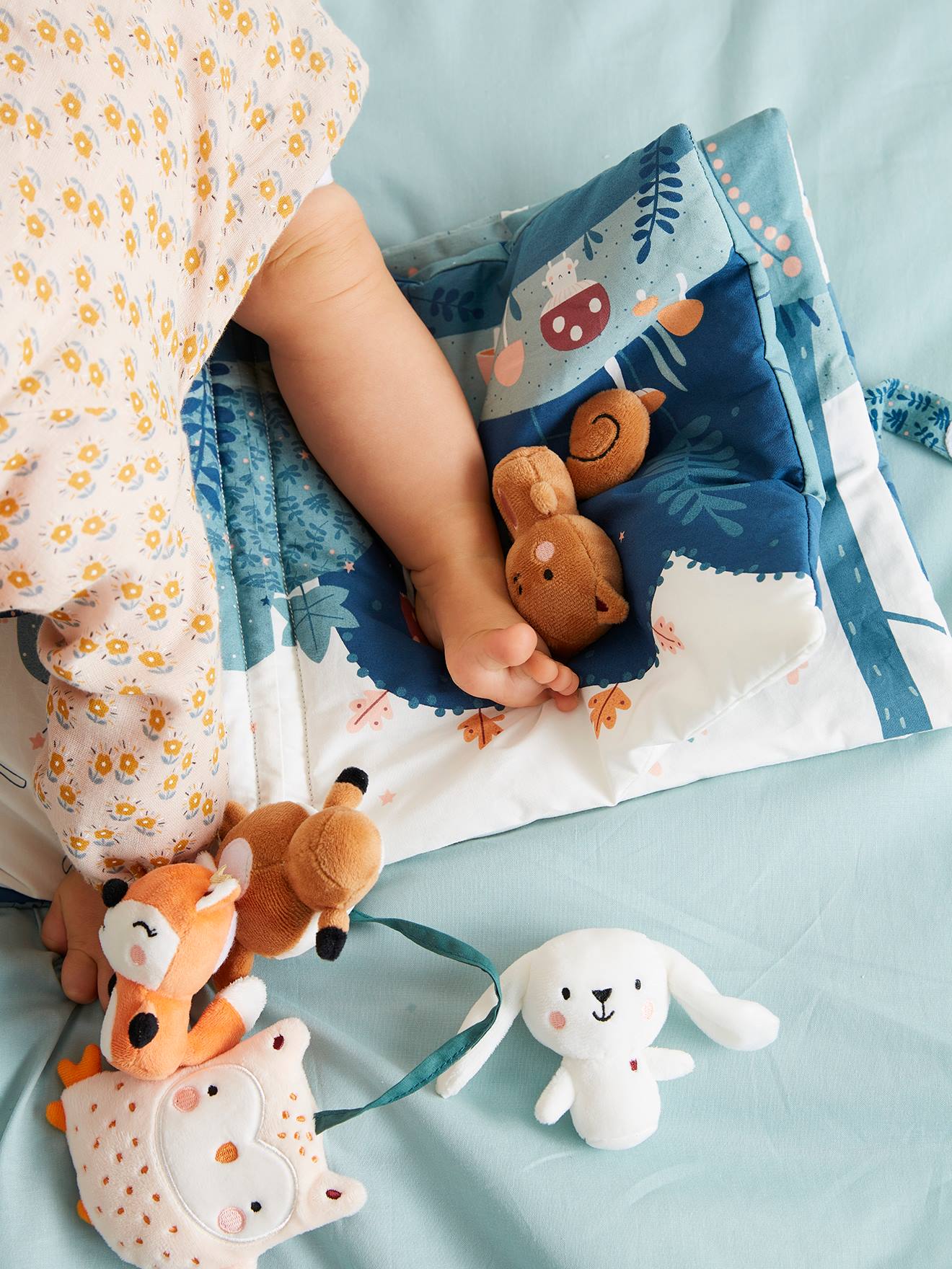 Livre d'éveil + peluches en velours Forêt enchantée multicolore