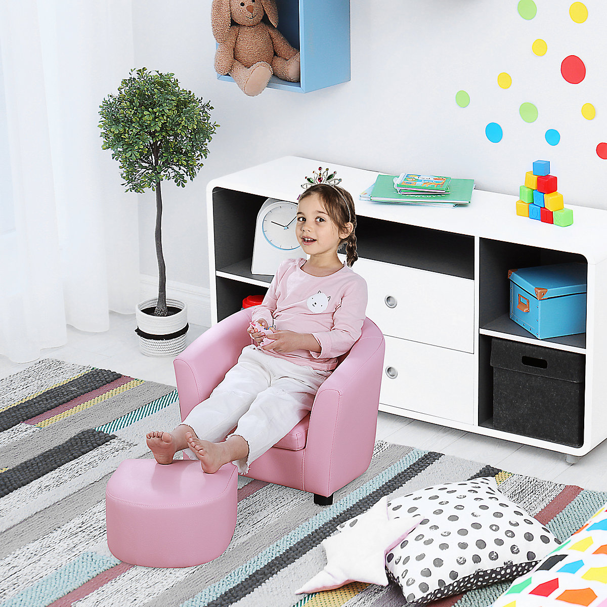 Kindersessel mit Fußhocker