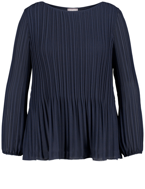 Ausgestellte Plisseebluse