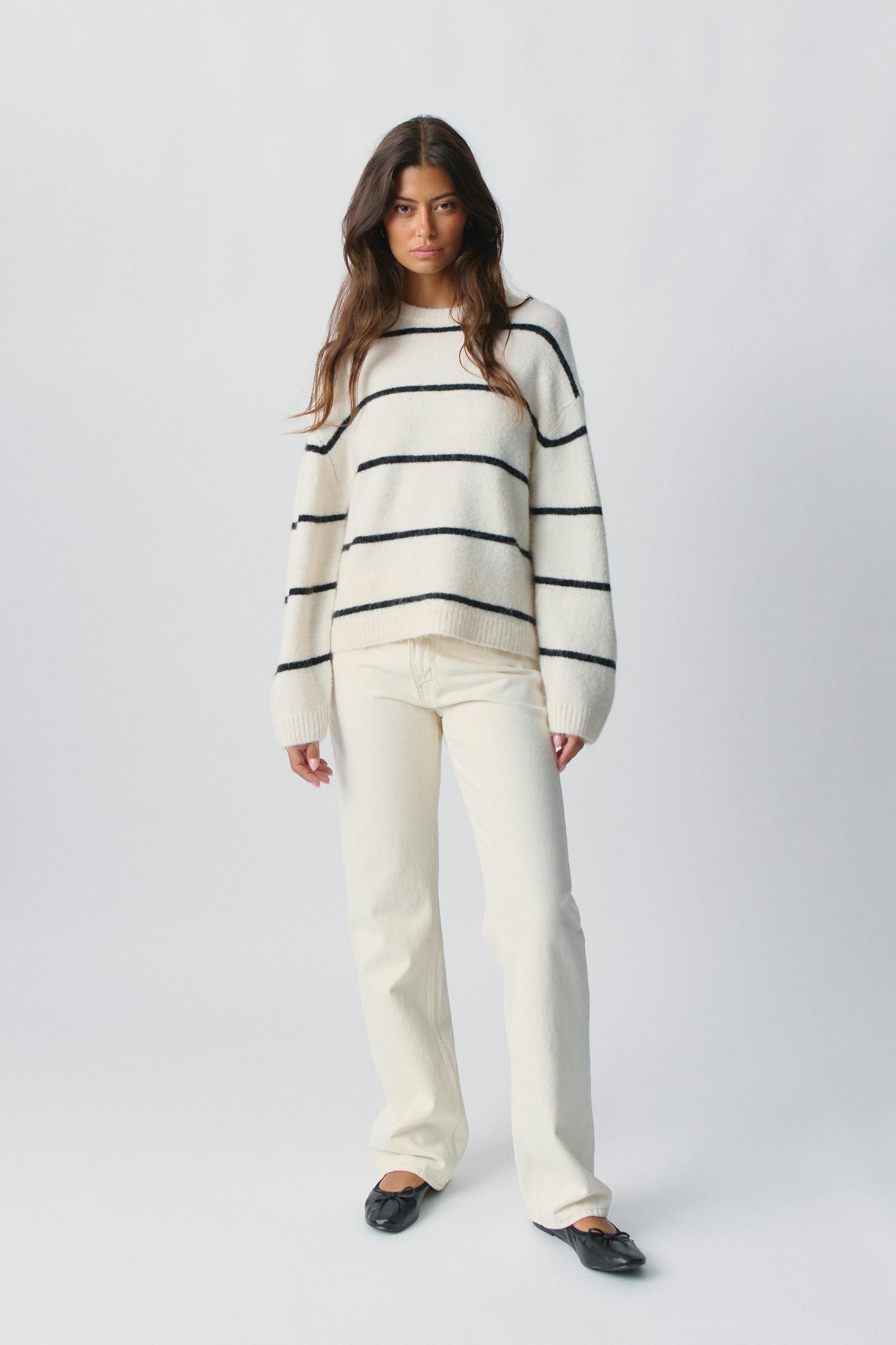 Crew neck knitted sweater
