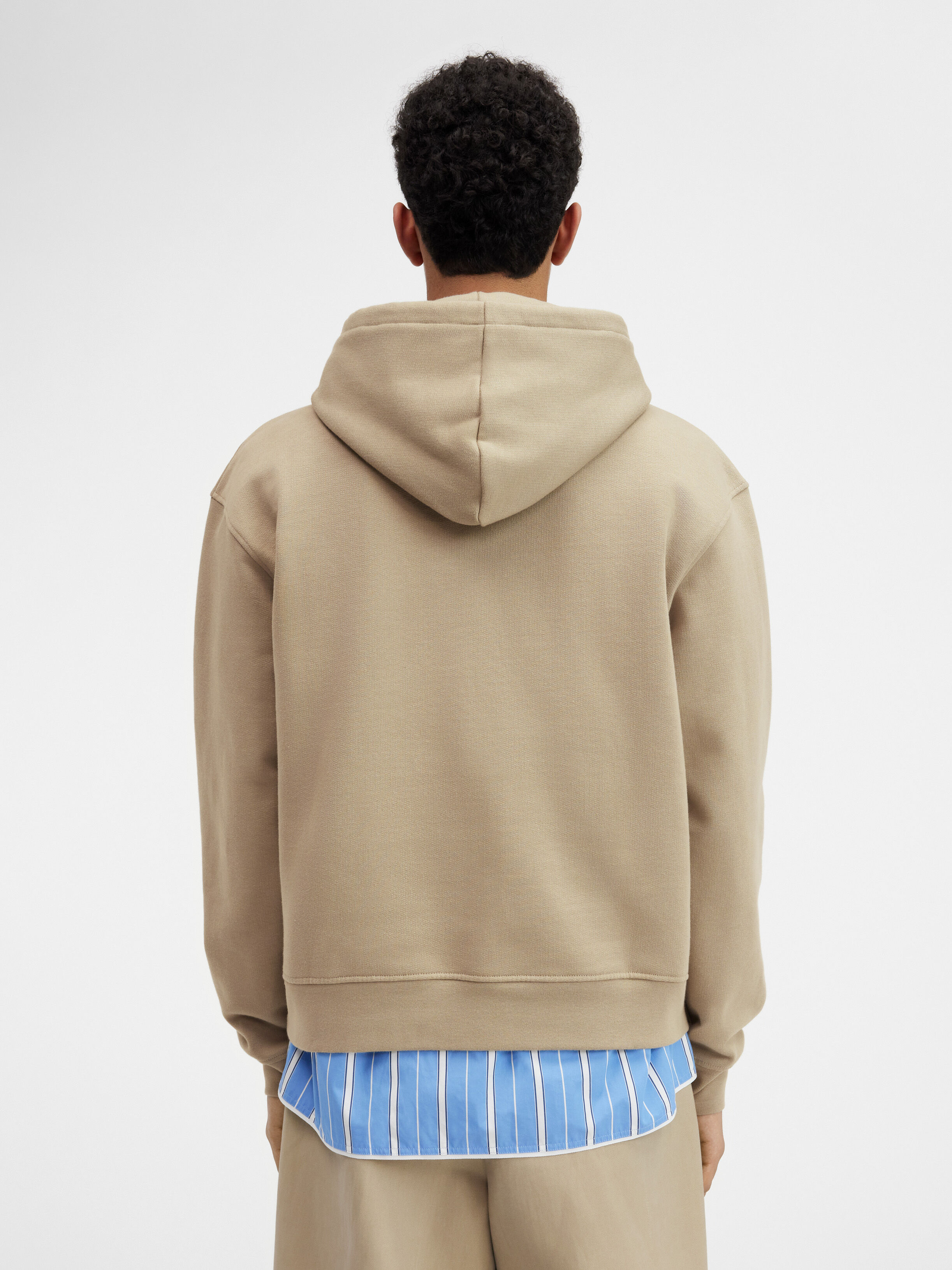 Le sweatshirt brodé