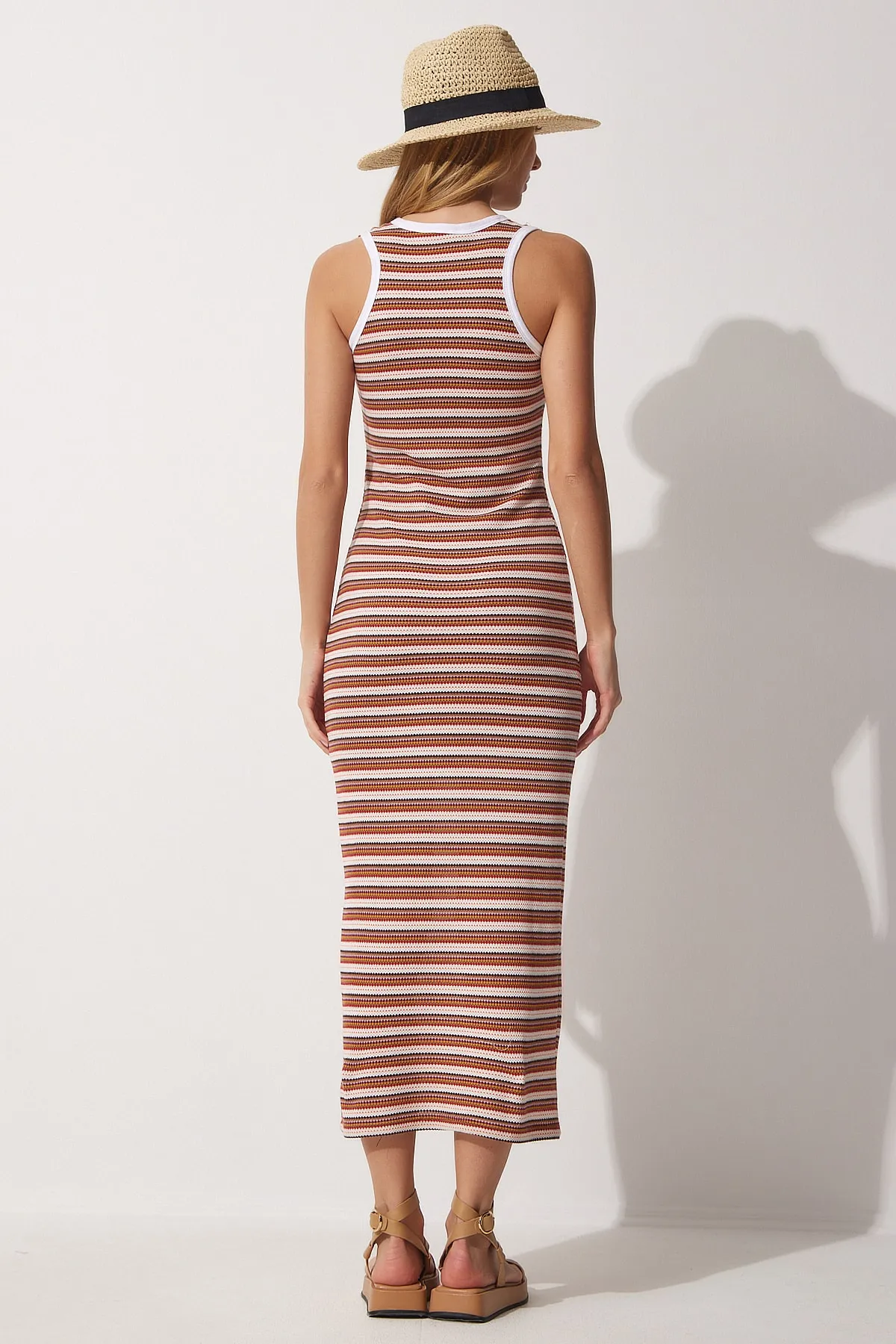 Happiness İstanbul  Damen Biscuit Bone Gestreiftes Sommer-Langstrickkleid UB00036